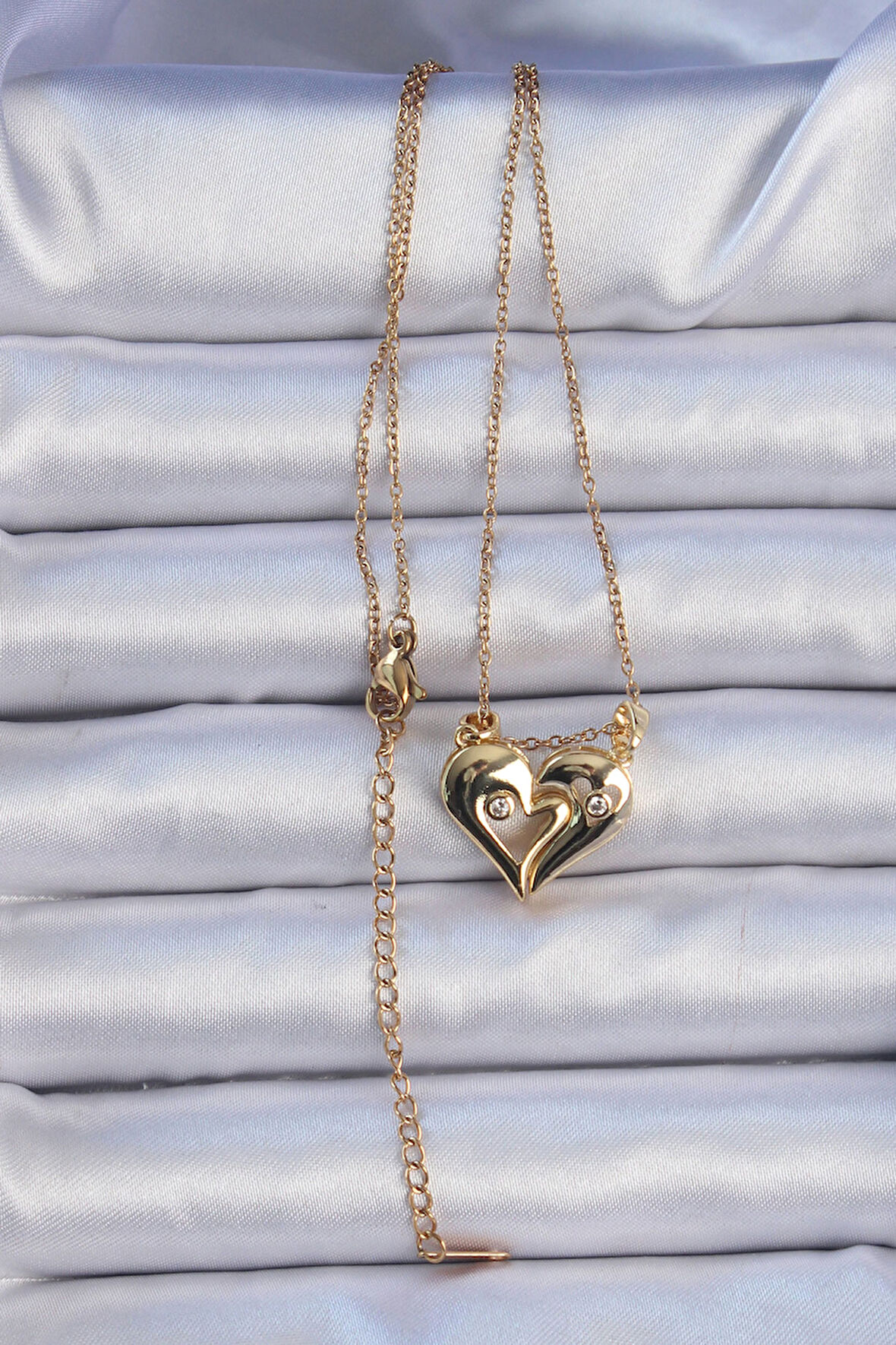  316L Çelik Zincir Altın Renk Zirkon Taşlı Mıknatıslı Kalp Kolye