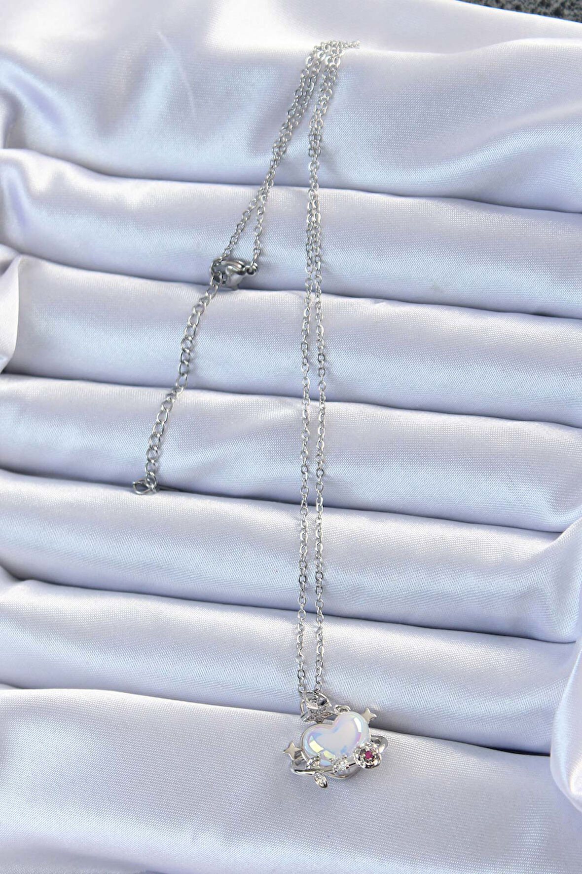  316L Çelik Zincir Gümüş Renk Zirkon Taşlı Gezegen Görünümlü Kalp Kolye