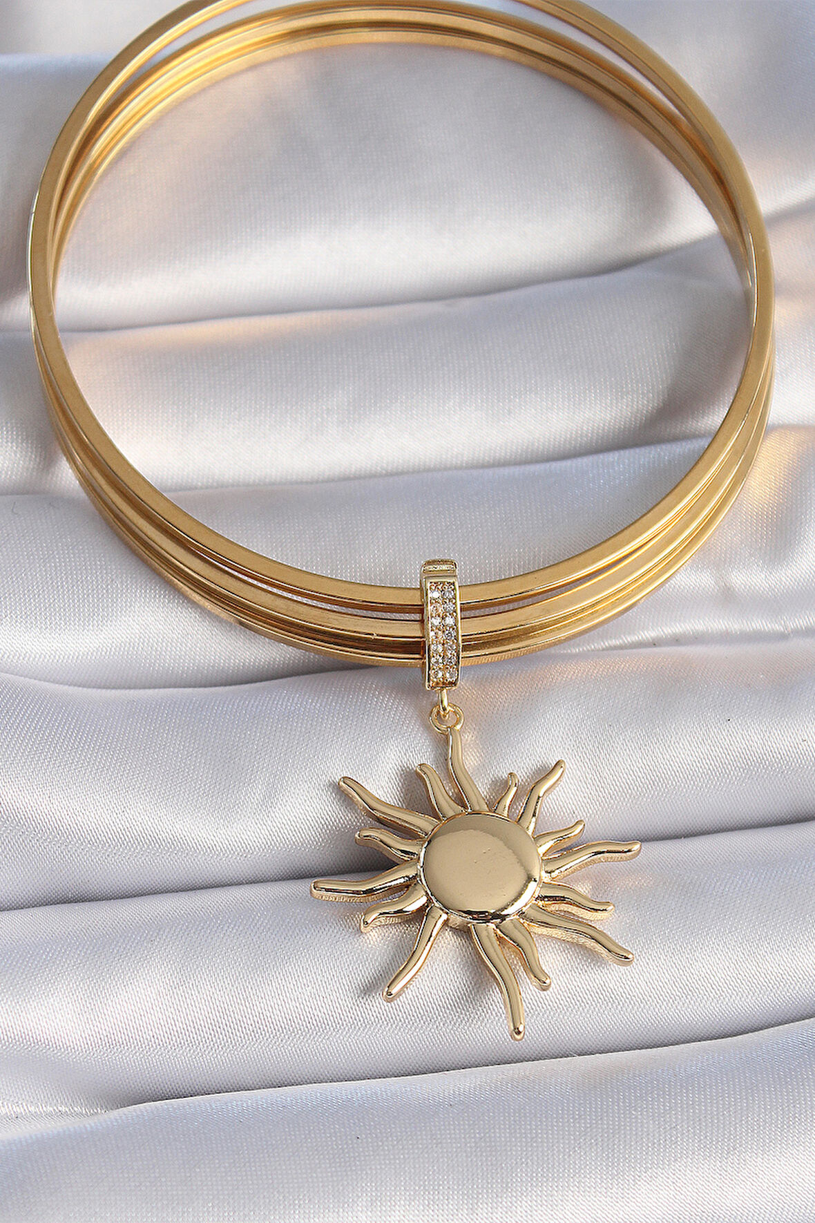  Pirinç Gold Renk Zirkon Taş Detaylı Güneş Model Ajda Charm