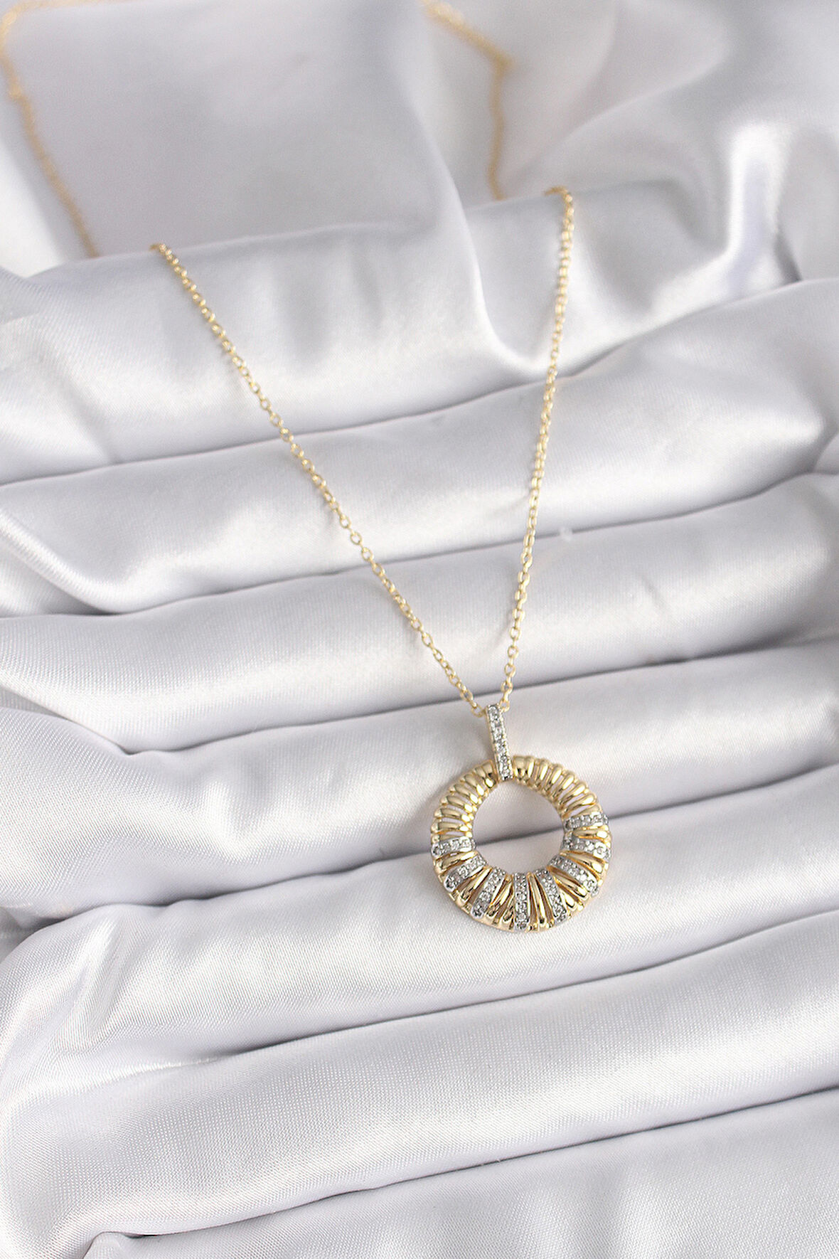  316L Çelik Gold Renk Zincir Gümüş Zirkon Taşlı Daire Model Kadın Kolye