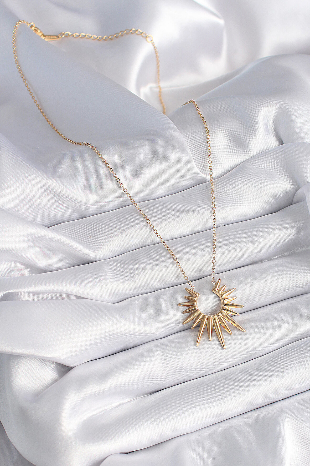  316L Çelik Gold Renk Güneş Model Vintage Kadın Kolye