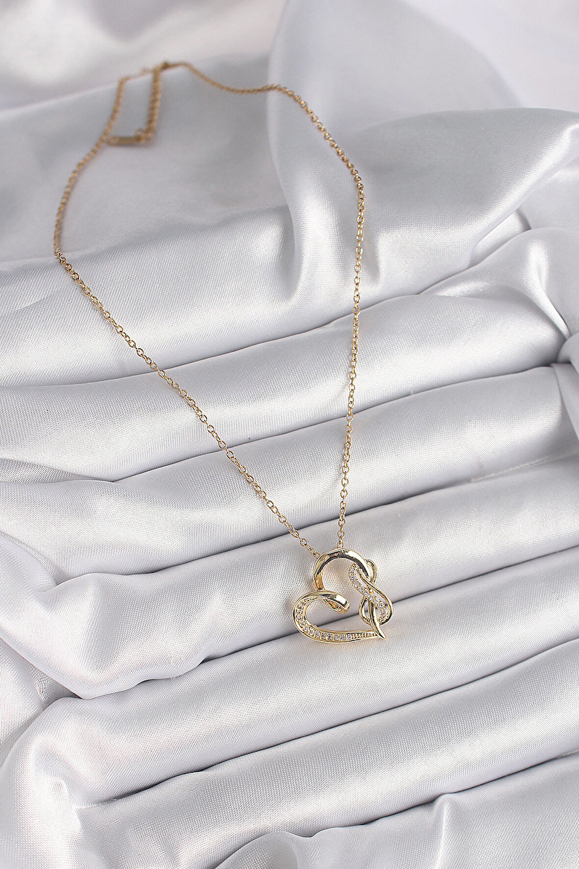  316L Çelik Gold Renk Zincir Zirkon Taş Detaylı Kalp Model Sonsuzluk Detay Kadın Kolye