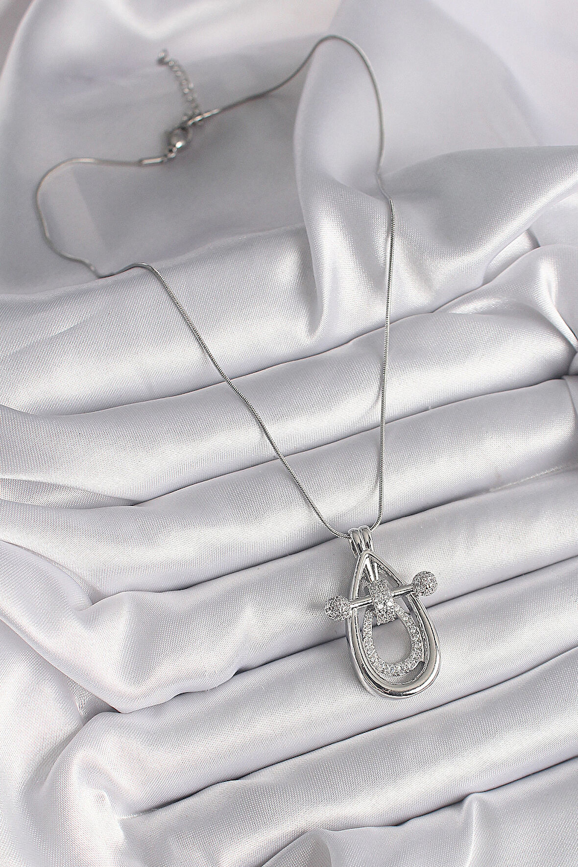  316L Çelik Gümüş Renk Zirkon Taşlı Damla Model Kadın Kolye