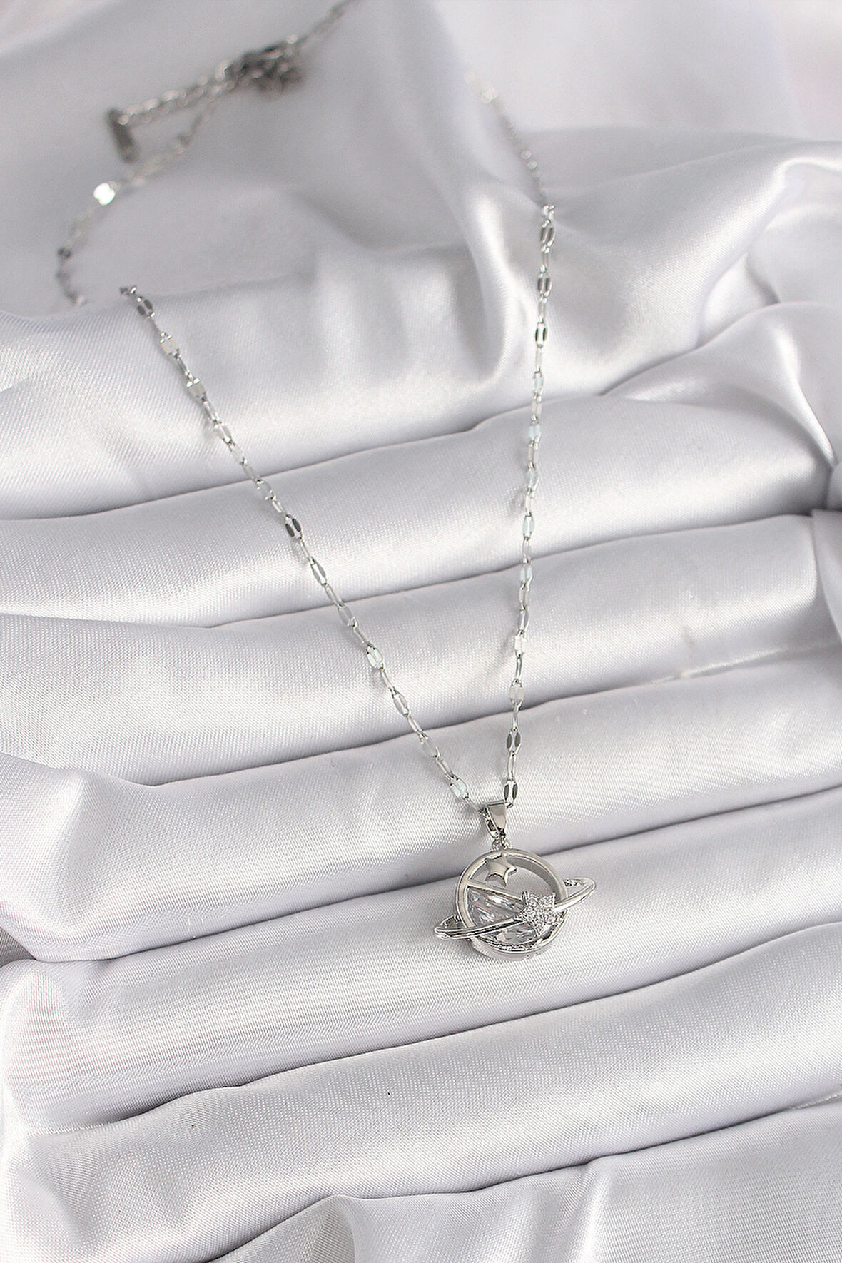  316L Çelik Gümüş Renk Zincir Zirkon Taşlı Yıldız Detay Gezegen Model Kadın Kolye