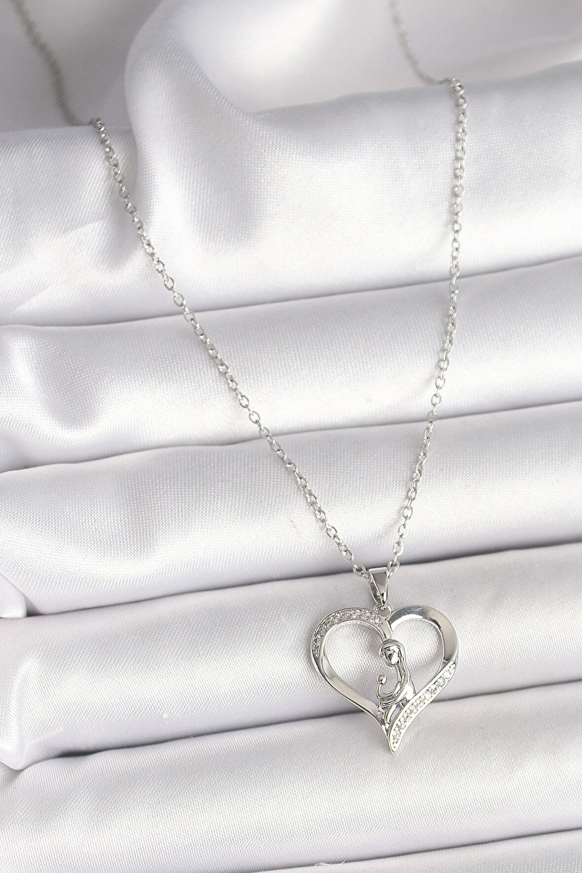  316L Çelik Gümüş Renk Zincir Zirkon Taş Detaylı Kalp Model Kadın Kolye