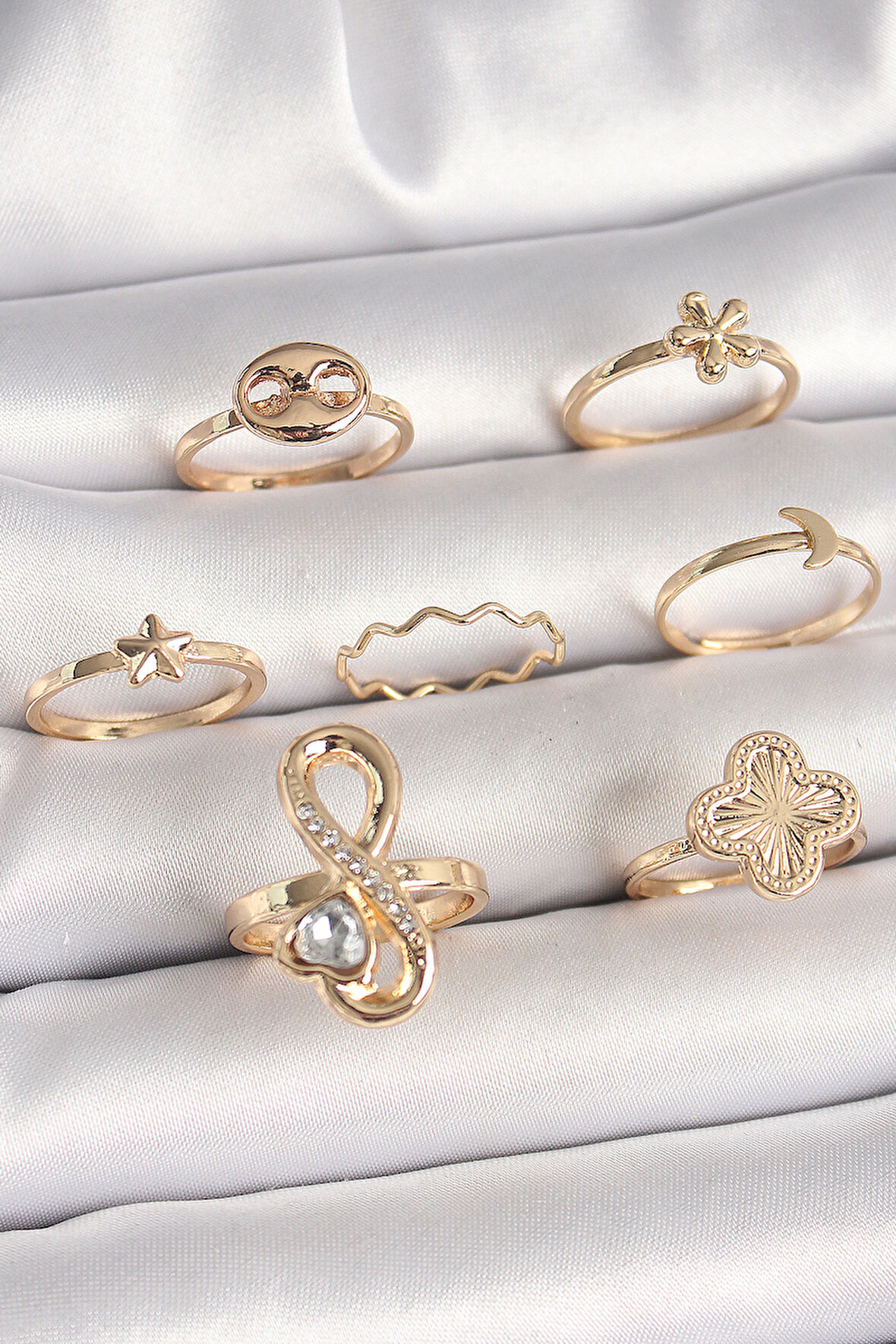  Pirinç Gold Renk Zirkon Taşlı Sonsuzluk Figür Yıldız Detay Kadın Yüzük Kombini