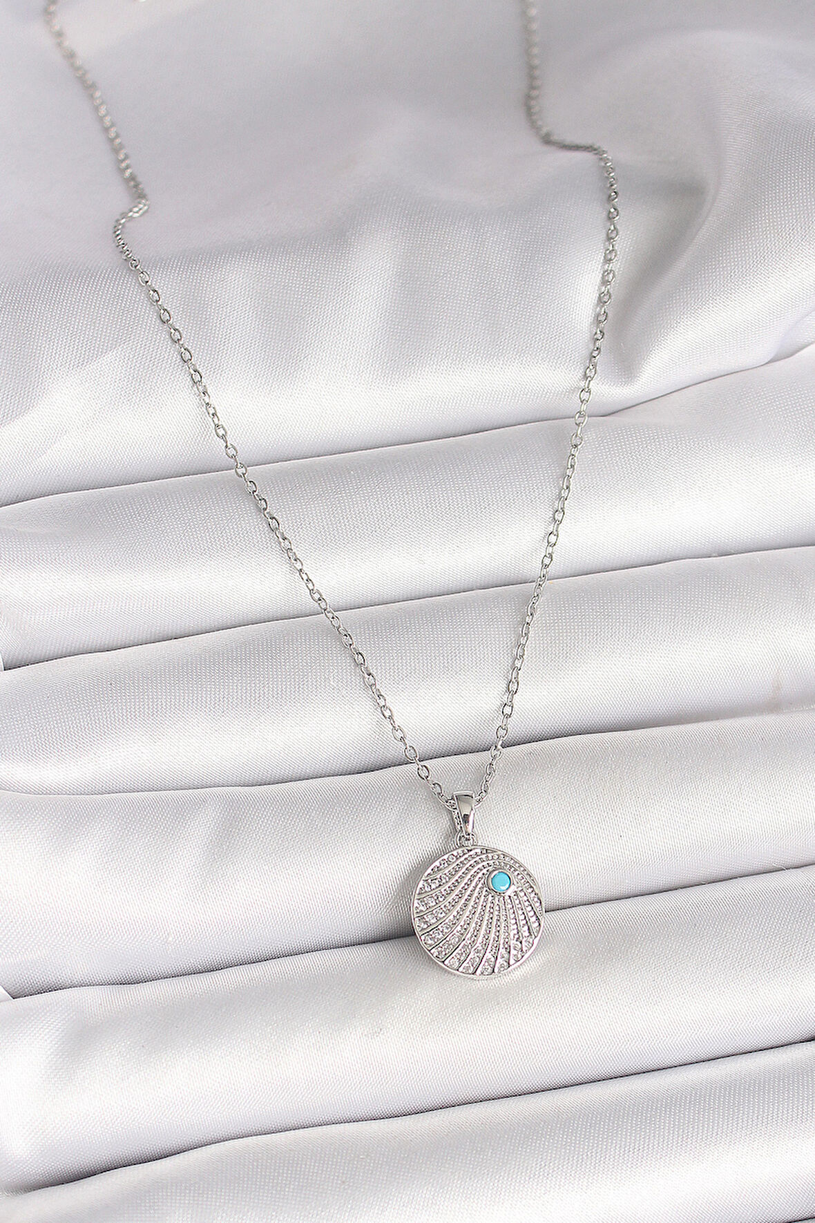  316L Çelik Gümüş Renk Zincir Zirkon Taşlı Mavi Taş Detaylı Madalyon Model Kadın Kolye