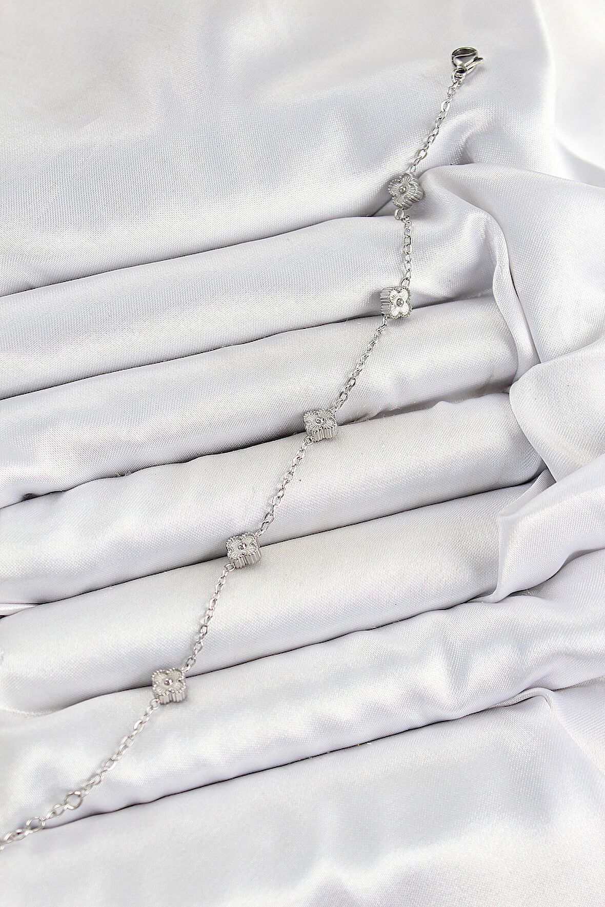  316L Çelik Yonca Model Gümüş Renk Kadın Bileklik