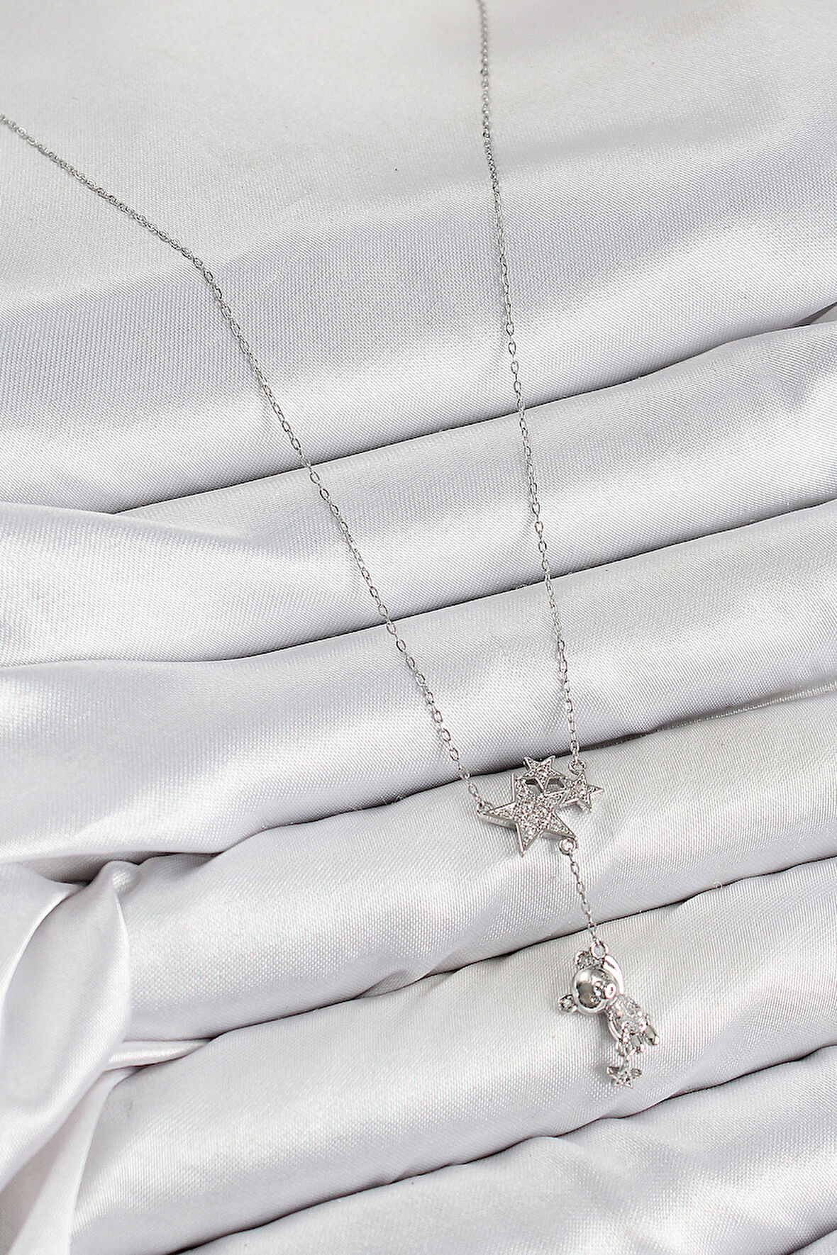  Pirinç Zirkon Taşlı Sallantılı Ayıcıklı Yıldız Model Gümüş Renk Kadın Kolye