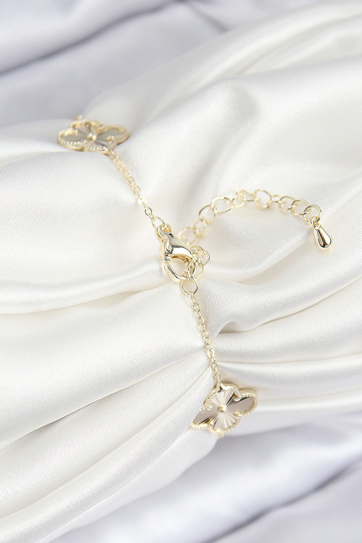  VIP Pirinç Yonca Model Gold Renk Kadın Bileklik