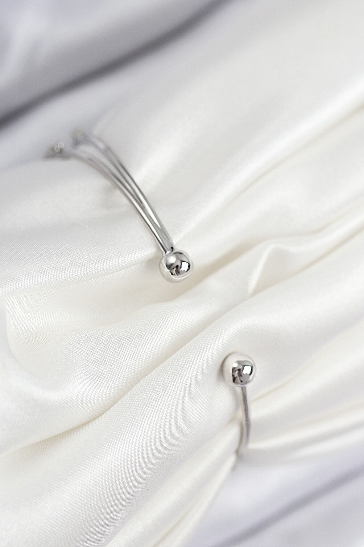  Pirinç Zirkon Taşlı Kalp Model Gümüş Renk Kadın Bileklik