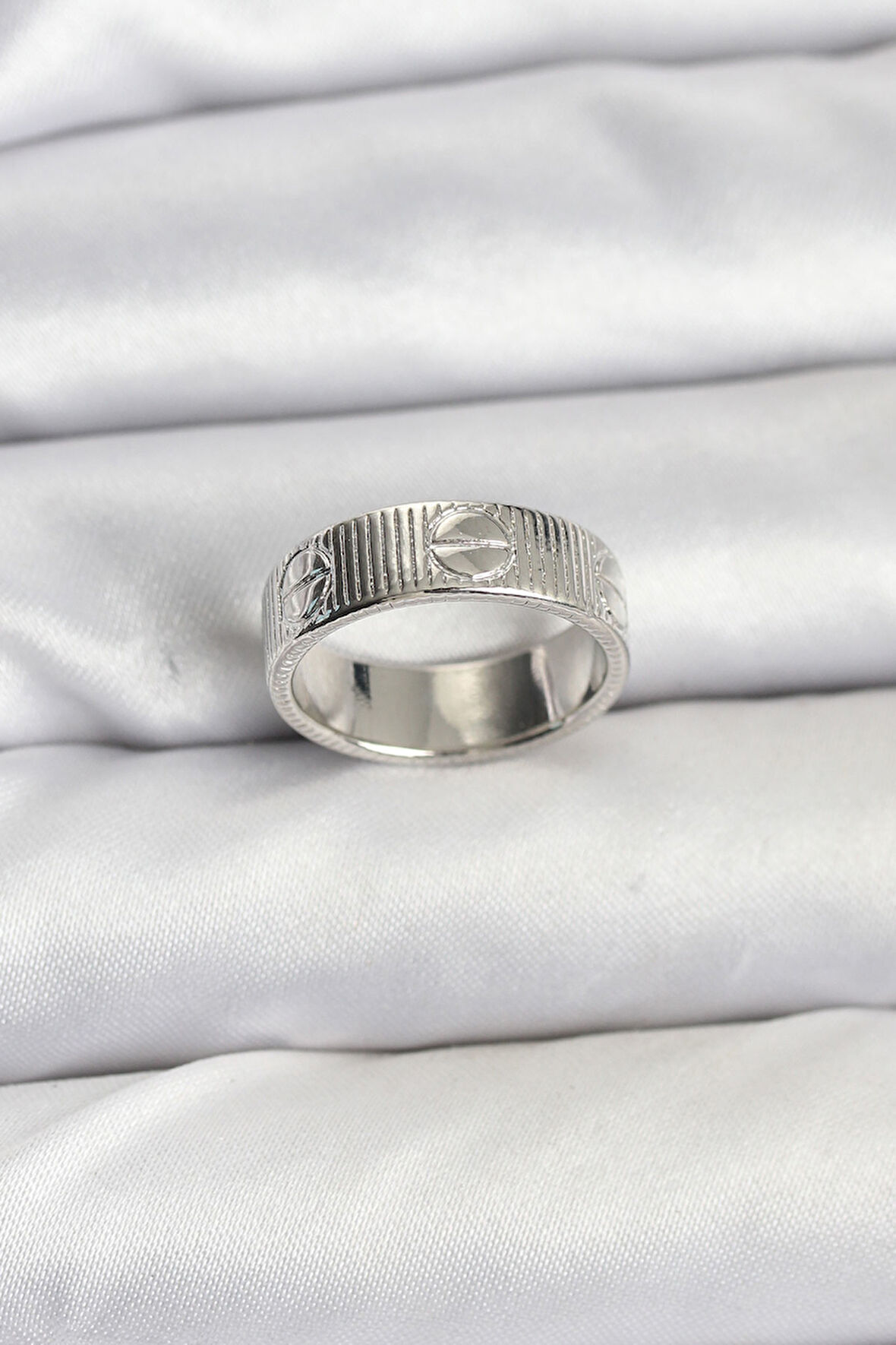  Gümüş Renk Model Kadın Yüzük