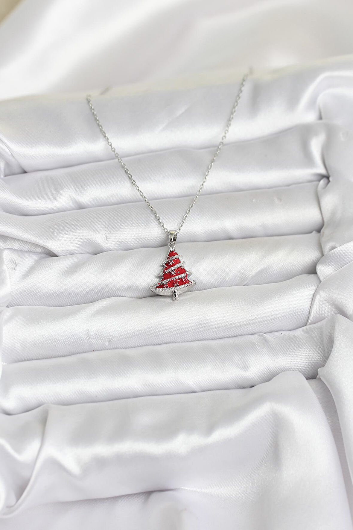 Gümüş Renk Kırmızı Çam Ağacı Model Yılbaşı Temalı Kadın Kolye (316L Çelik Zincir) 
