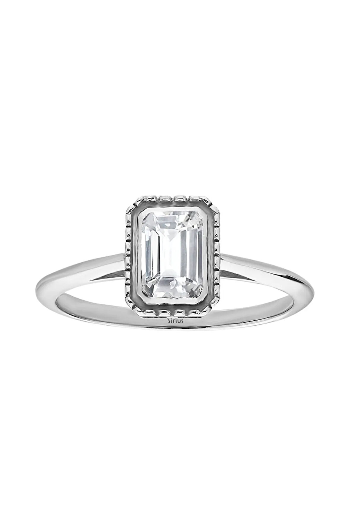 Emerald Kesim Beyaz Topaz Tektaş Yüzük