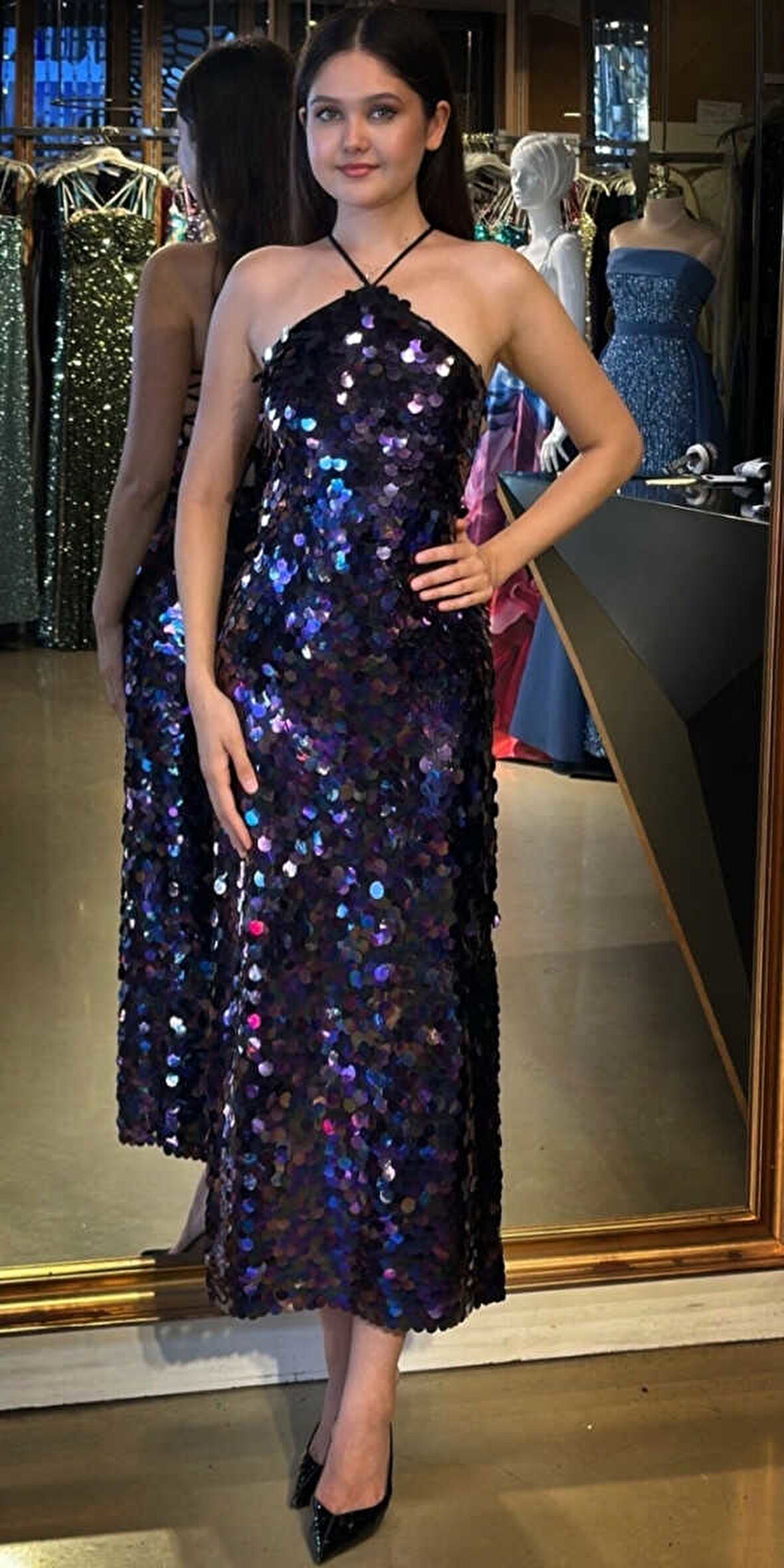 Damson Stefanel Yaka Sırt Dekolteli Yırtmaçlı Düz Kesim Payet Midi Abiye Elbise 11042