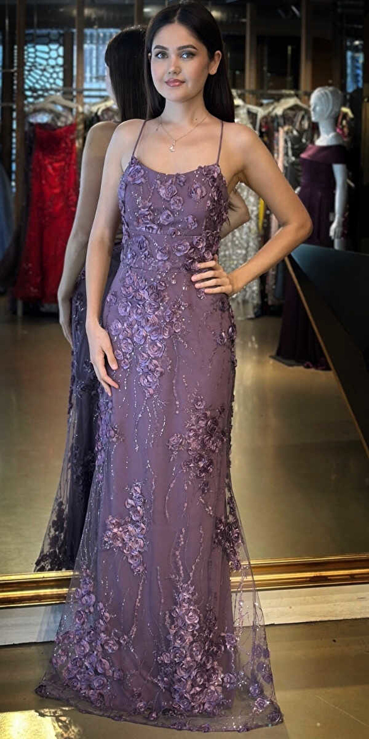 Lavanta İp Askılı Çiçek Detaylı Sırt Dekolteli  Düz Kesim Tül Uzun Abiye Elbise 11060