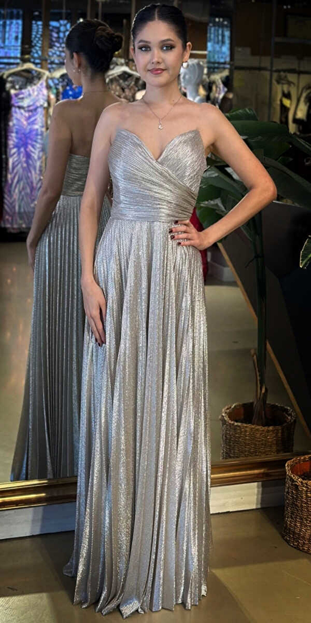 Bej Straplez Yaka Kloş Etekli Jakarlı Uzun Abiye Elbise 11080