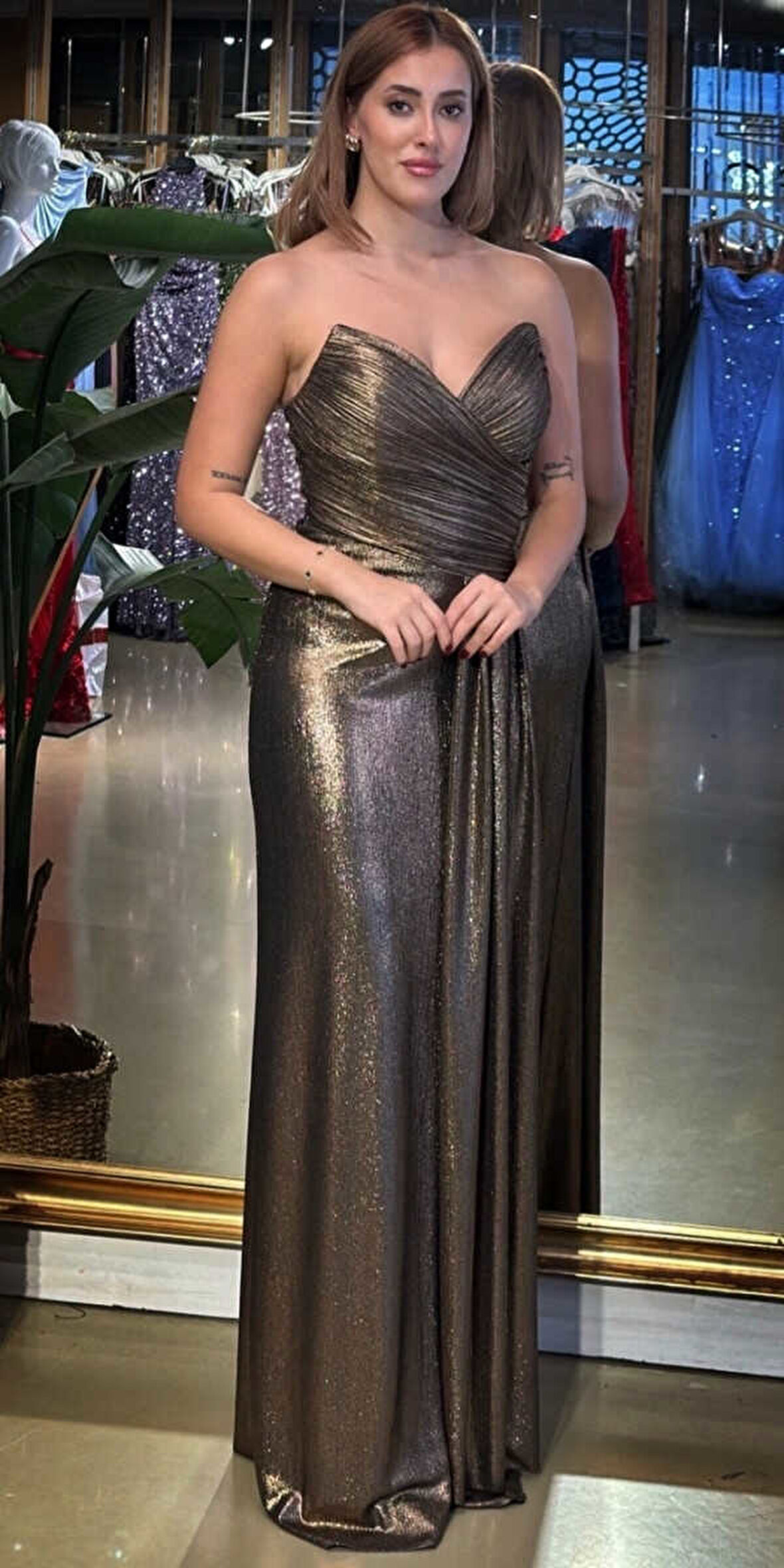 Bakır Straplez Yaka Göğüs Dekolteli  Düz Kesim Likralı Uzun Abiye Elbise 11083