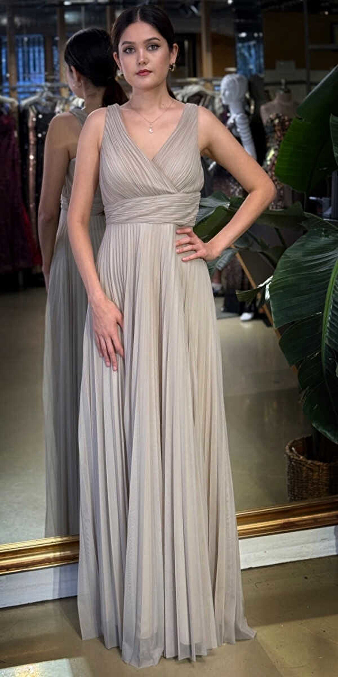 Bej V Yaka Kalın Askı Kloş Etekli  Şifon Uzun Abiye Elbise 11098-04