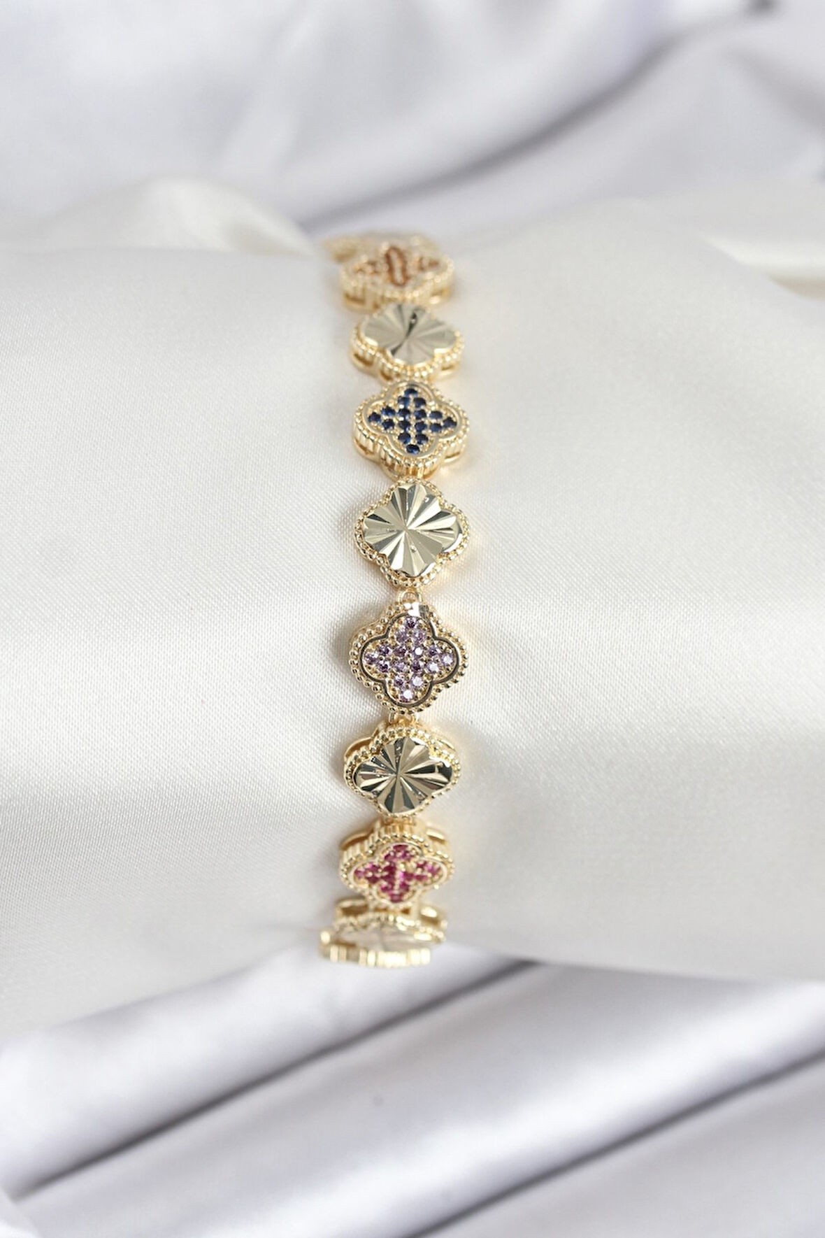 Pirinç VIP Seri Yonca Zirkon Taşlı Kadın Bileklik