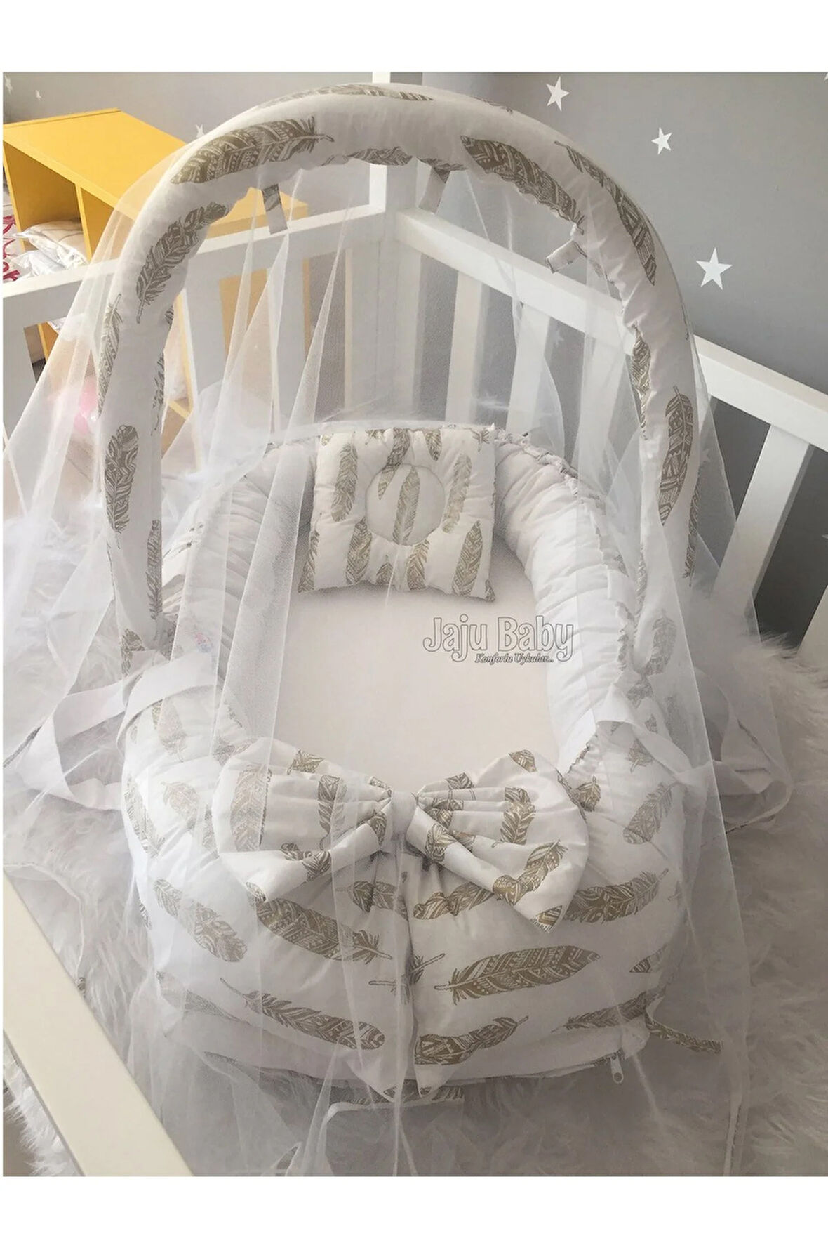 Nest Altın Tüy Desenli Cibinlik Ve Oyuncak Askılı Lüx Tasarım Bebek Yatağı Jaju-babynest