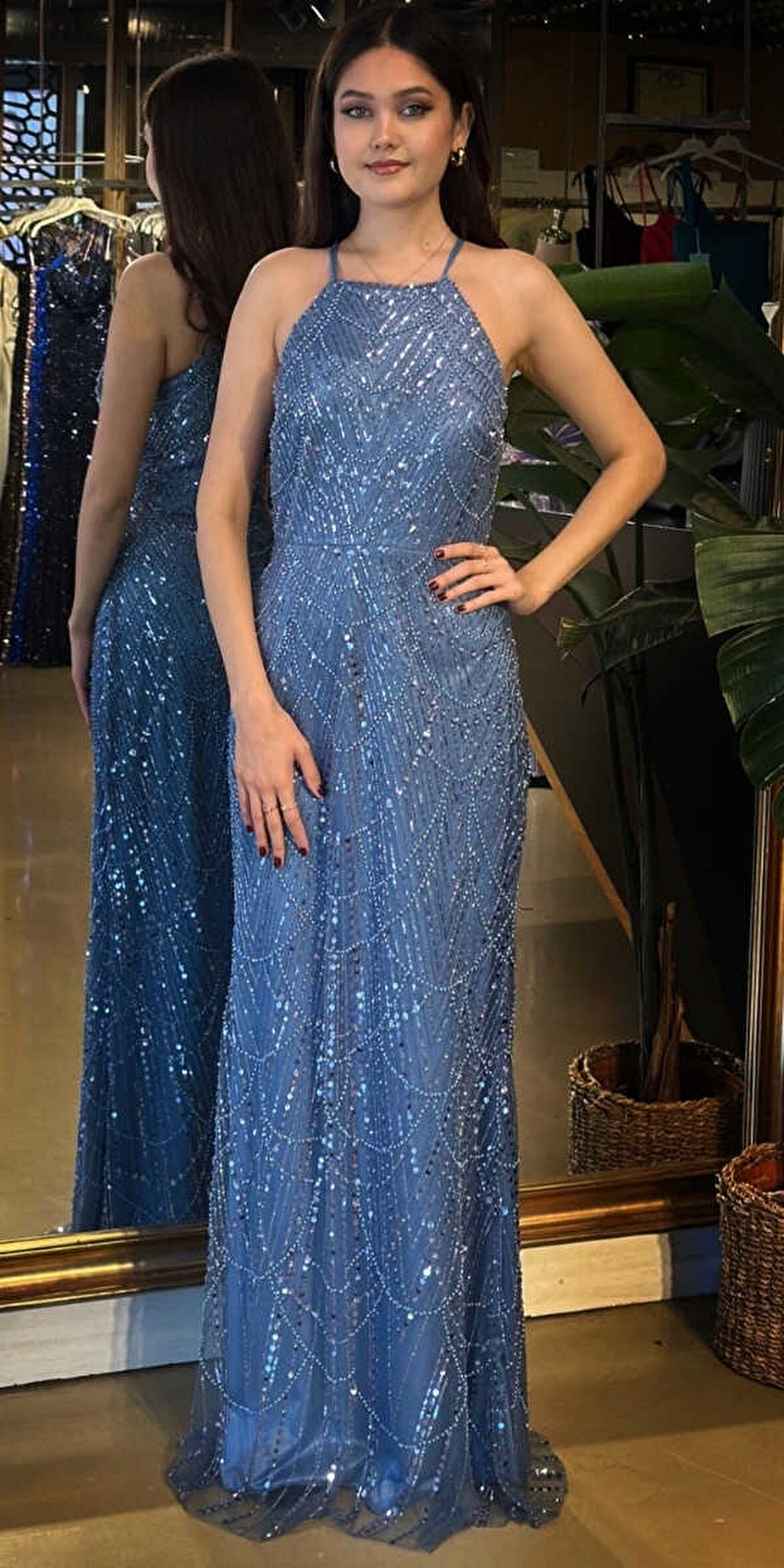 İndigo Halter Yaka İp Askılı Düz Kesim Pullu Boncuklu Uzun Abiye Elbise 11103-06