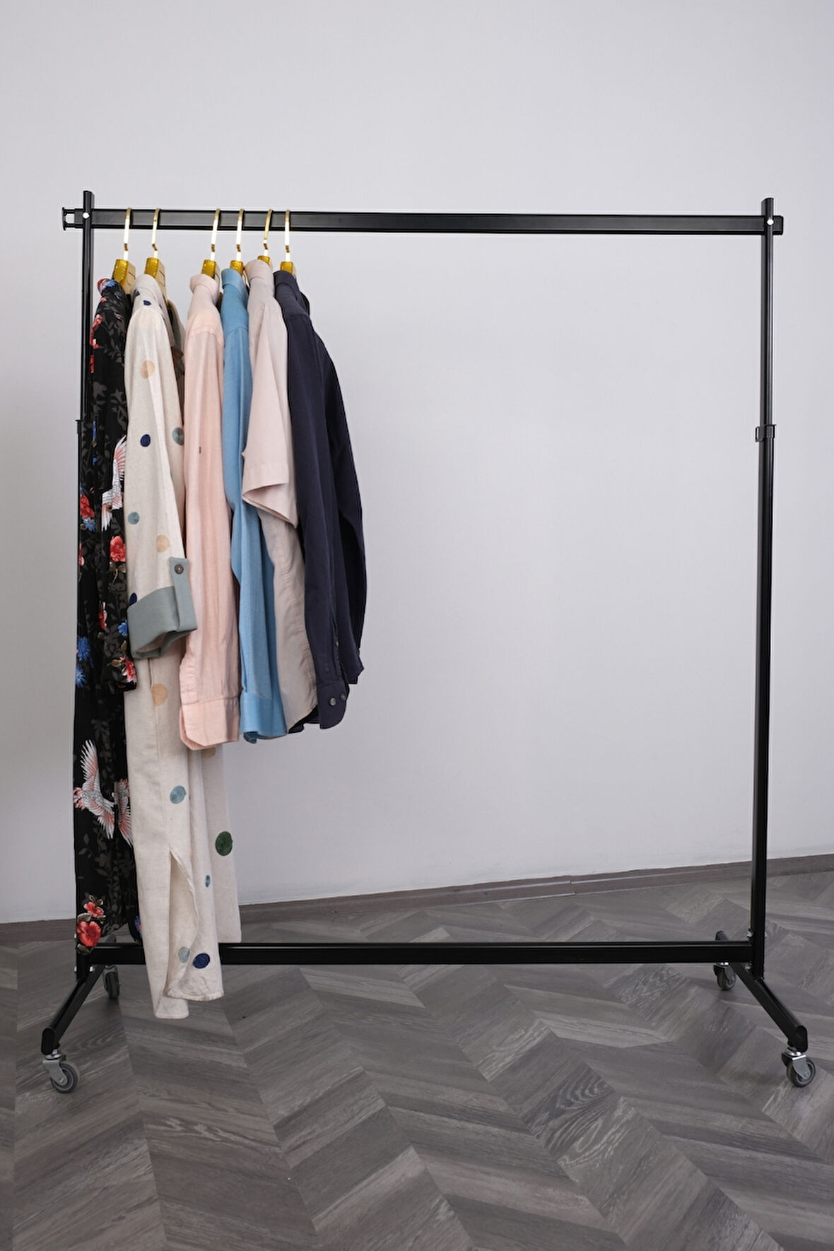 Yandan Çıkmalı Tekli Ayarlı Lüks Boyalı Stand