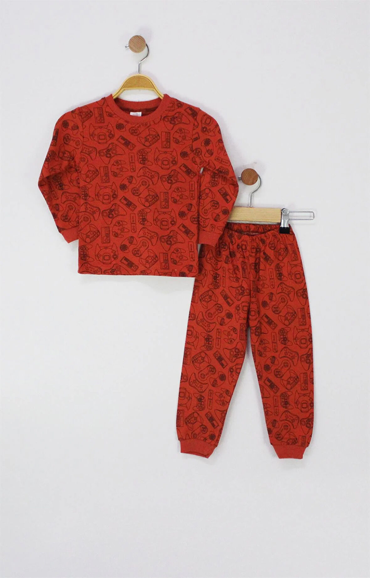 Mickey Mouse Baskılı Düğmeli Pijama Takımı