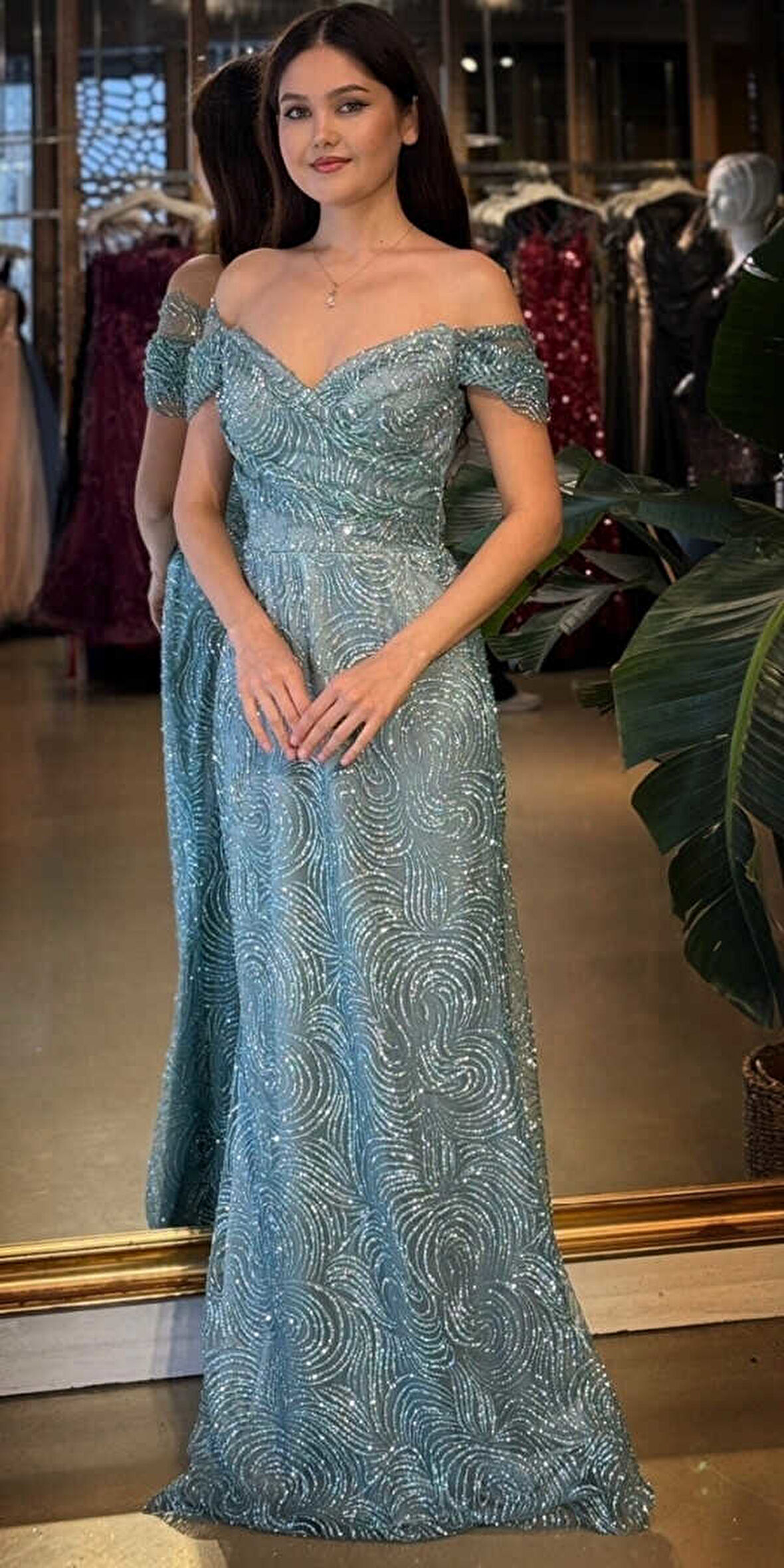 Mint Madonna Yaka Sırt Dekolteli  Düz Kesim  Simli Uzun Abiye Elbise 11113-01