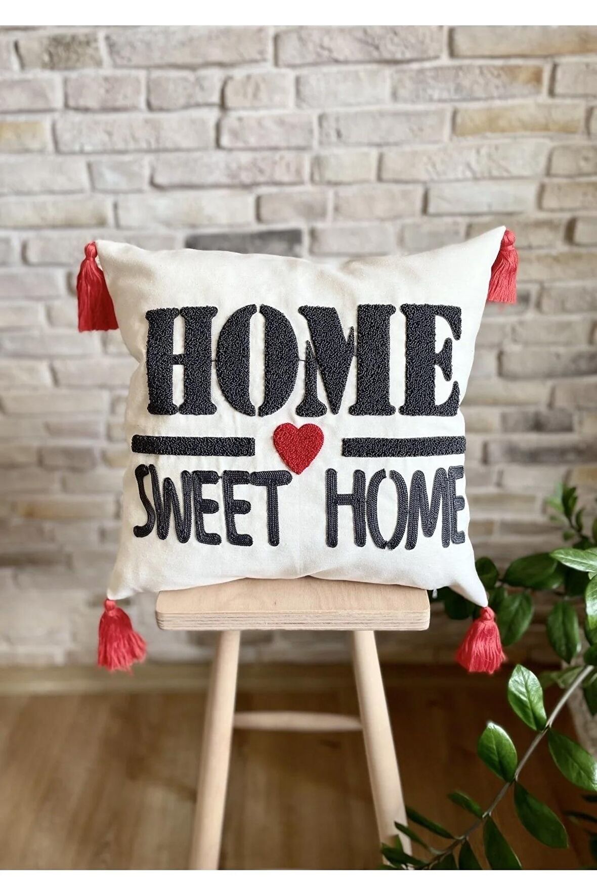 Swita Home Punch İşlemeli Tekli Dekoratif Home Sweet Home Kırlent Kılıfı (PANÇ)