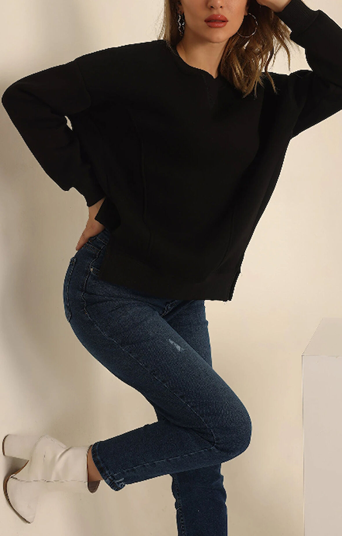 Siyah - Yırtmaçlı Şardonlu Sweatshirt