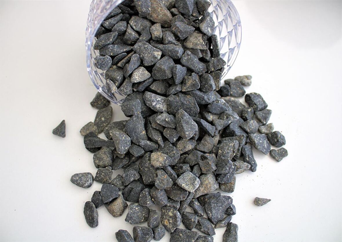 Siyah Dolomit Taşı 7 KG 1,5-2,5 CM Bahçe Taşı Siyah Bazalt Taşı