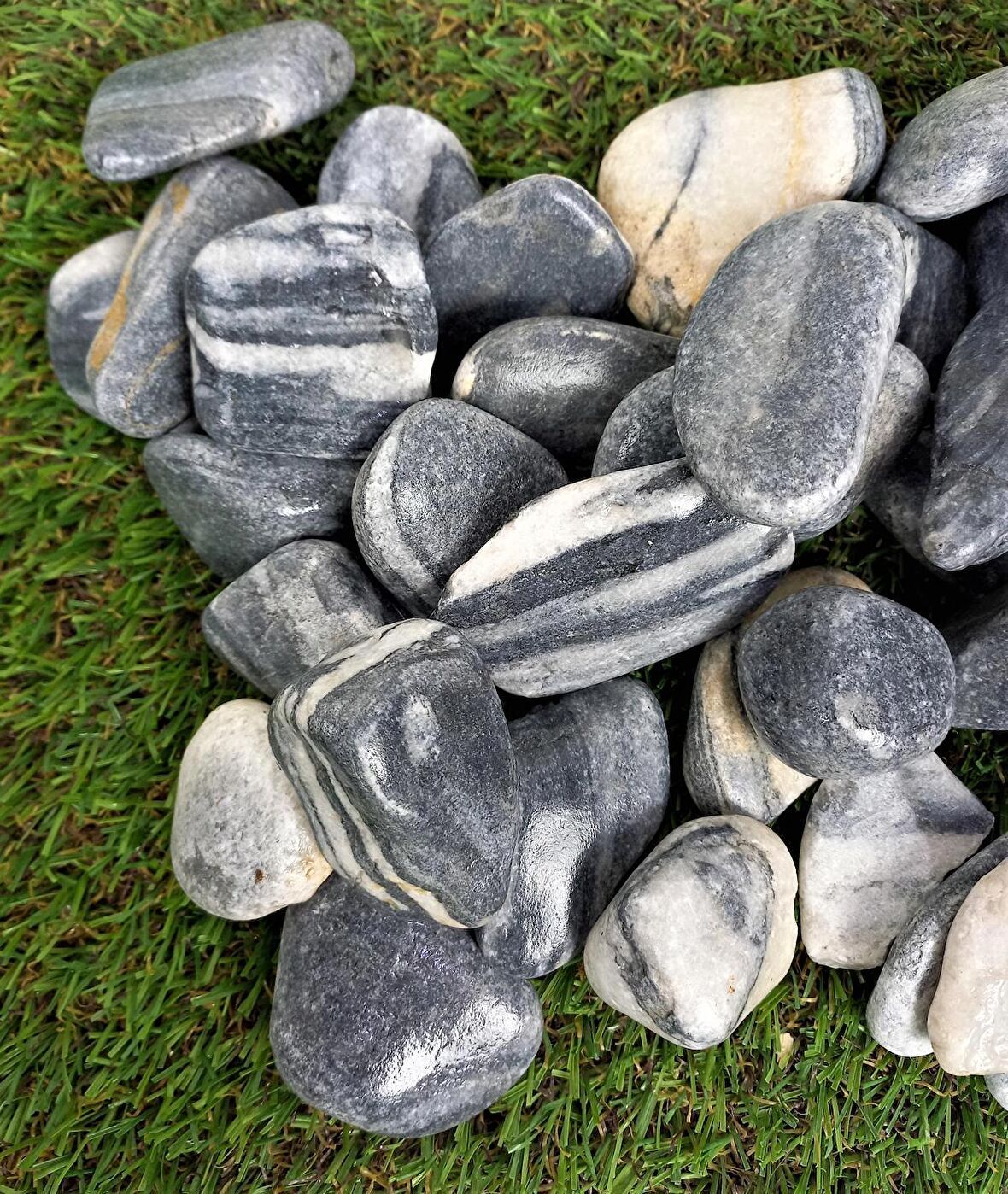 Siyah Beyaz Çizgili Dolomit Taş 50 Kg 2-4 Cm Dekoratif Renkli Taş