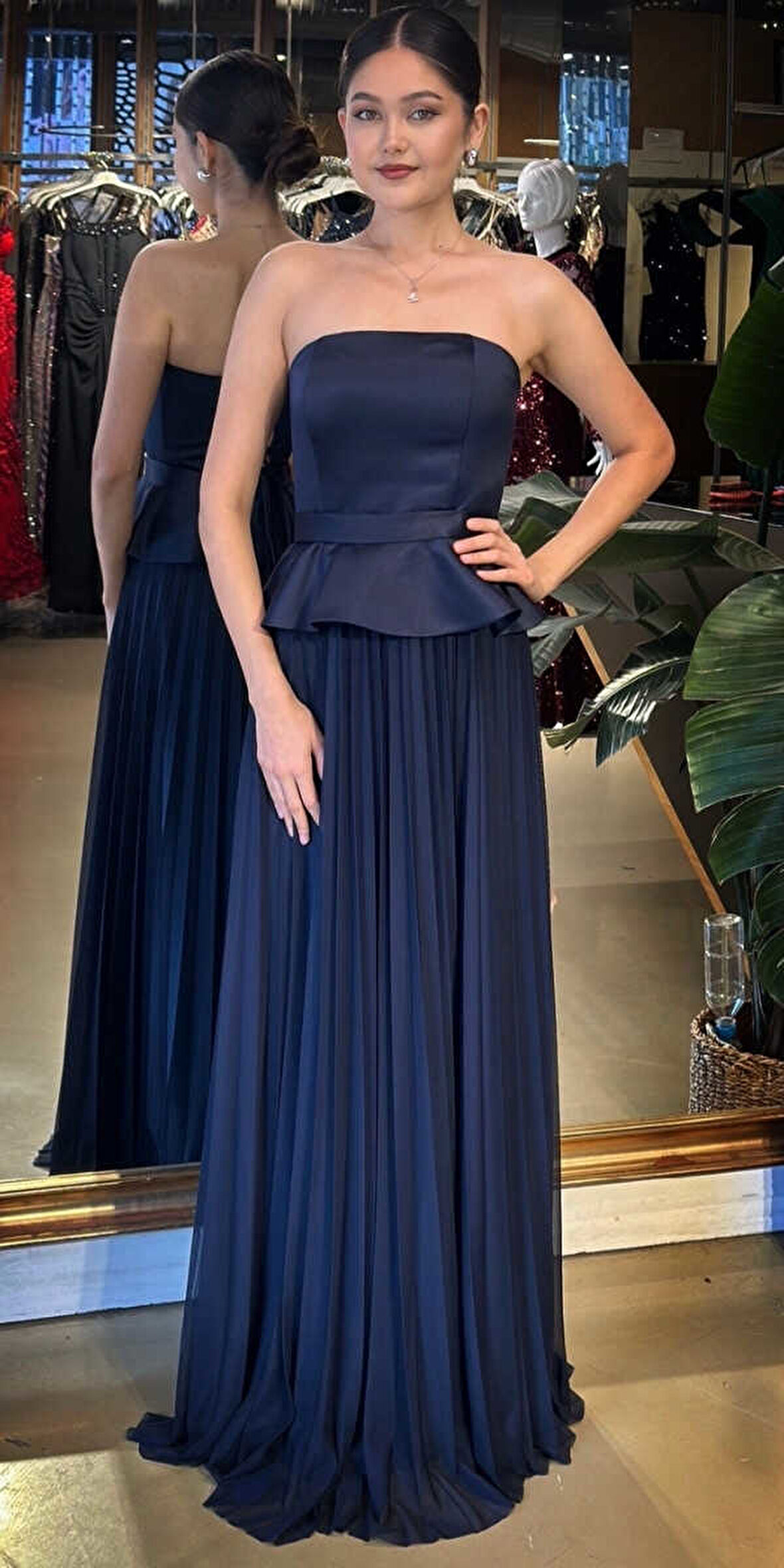 Lacivert Straplez Yaka Sırt Dekolteli  Kloş Etekli  Şifon Uzun Abiye Elbise 11140-01