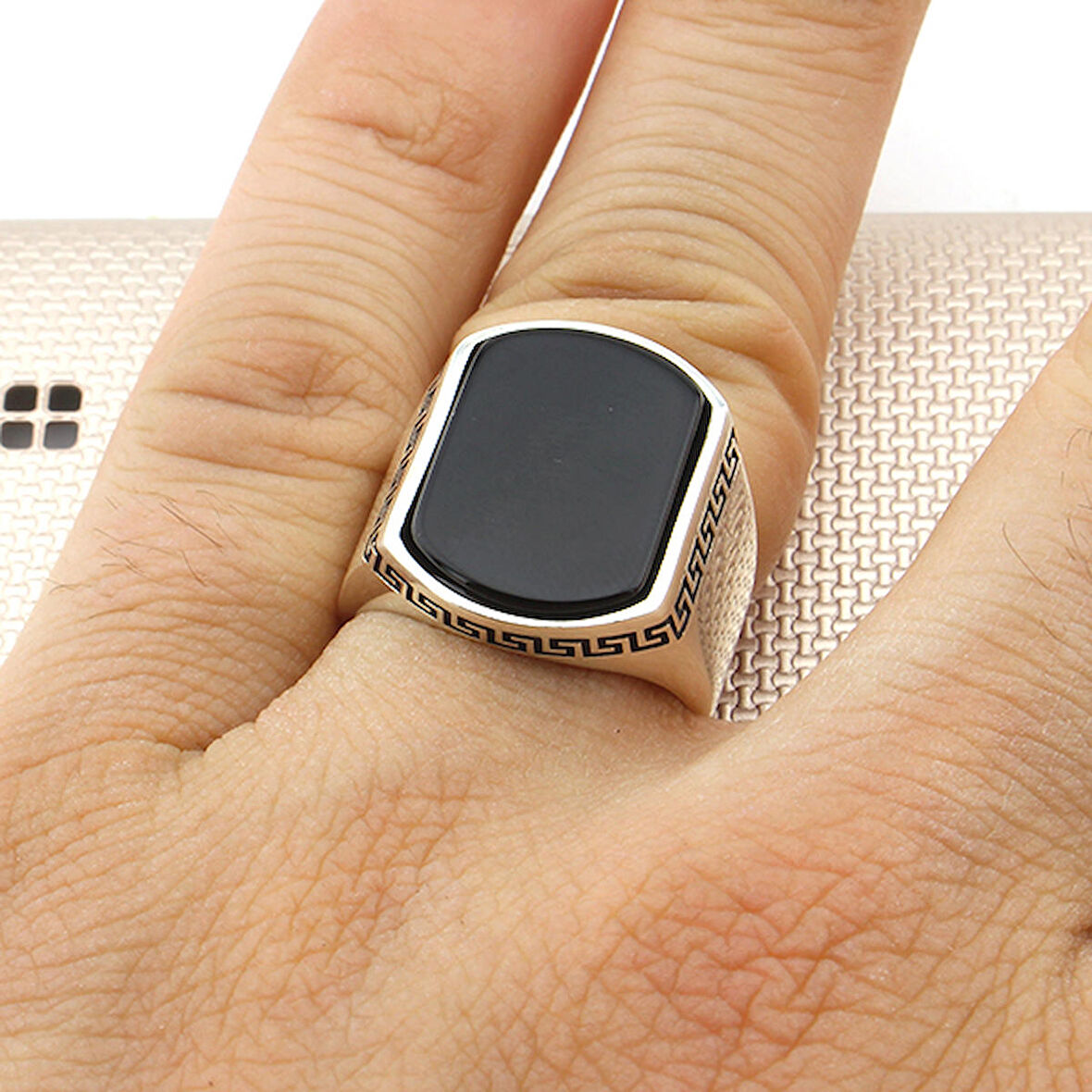 Sade Model Siyah Oniks Taşlı Gümüş Erkek Yüzük