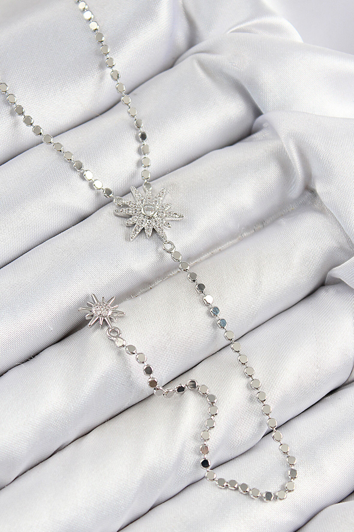 Pirinç Zirkon Taşlı Ezme Zincirli Kutup Yıldızı Model Gümüş Renk Y Kolye