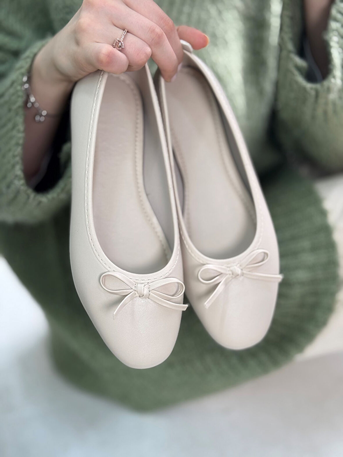 Günlük Kadın Babet Oval Burunlu Fiyonklu Rahat Kalıp Tırtıklı Taban Balerin Ayakkabı 112