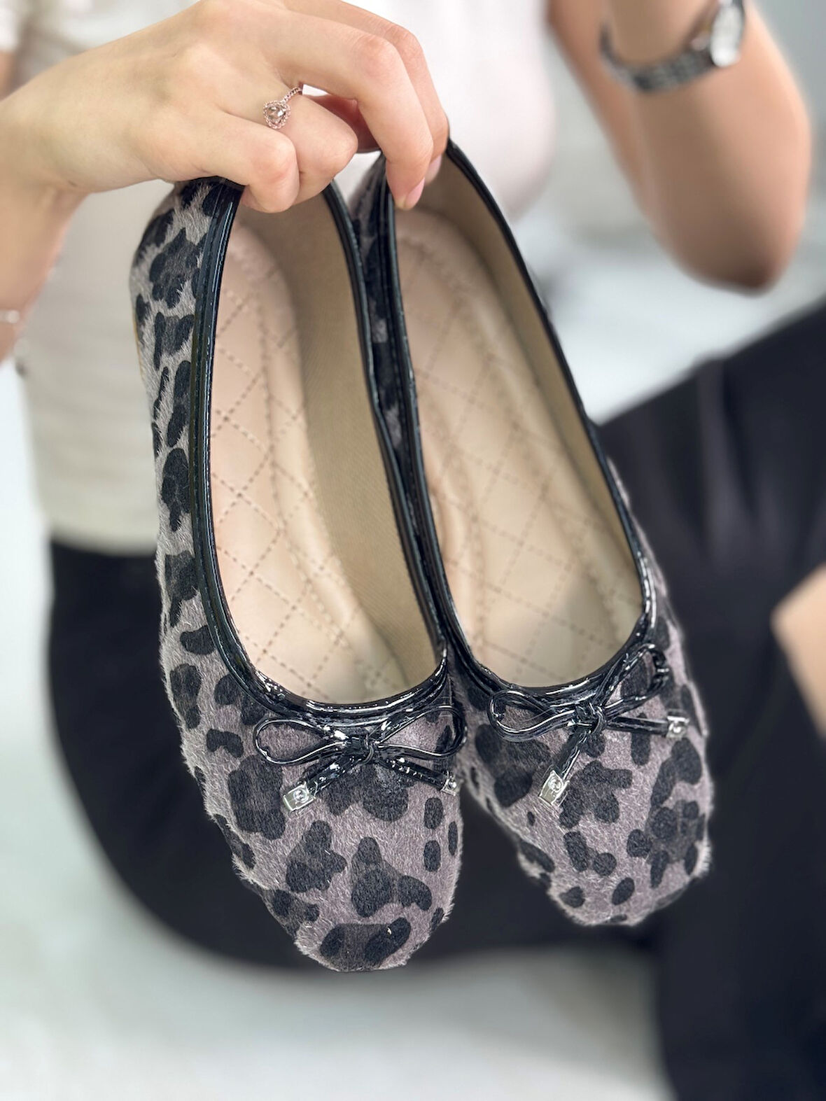 Günlük Kadın Babet Oval Burunlu Fiyonklu Rahat Kalıp Tırtıklı Taban Balerin Ayakkabı 112