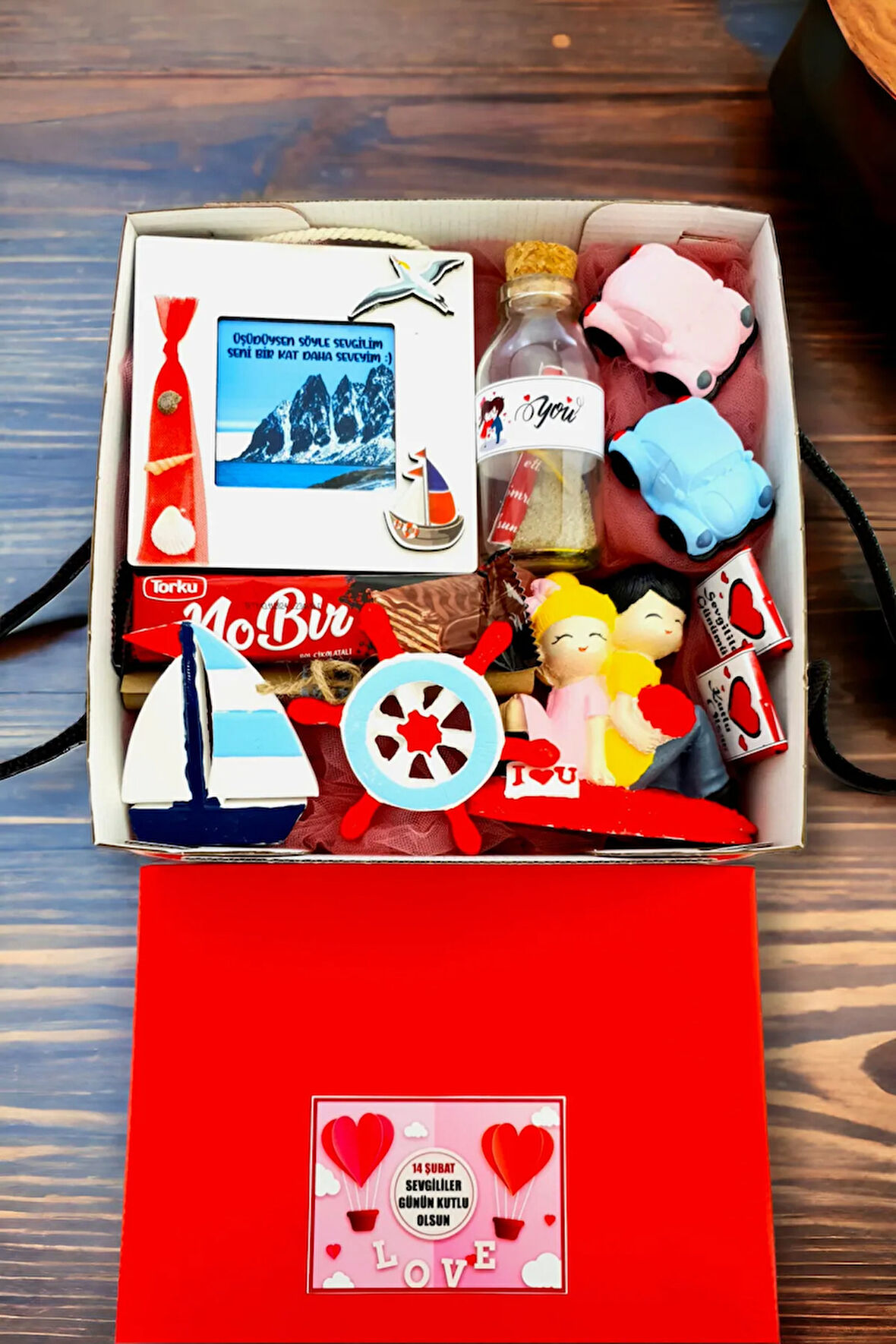 Kırmızı Kutuda Romantik Sevgililer günü Hediyesi 14 şubata özel Sürpriz Paket 14LOVEboxA1