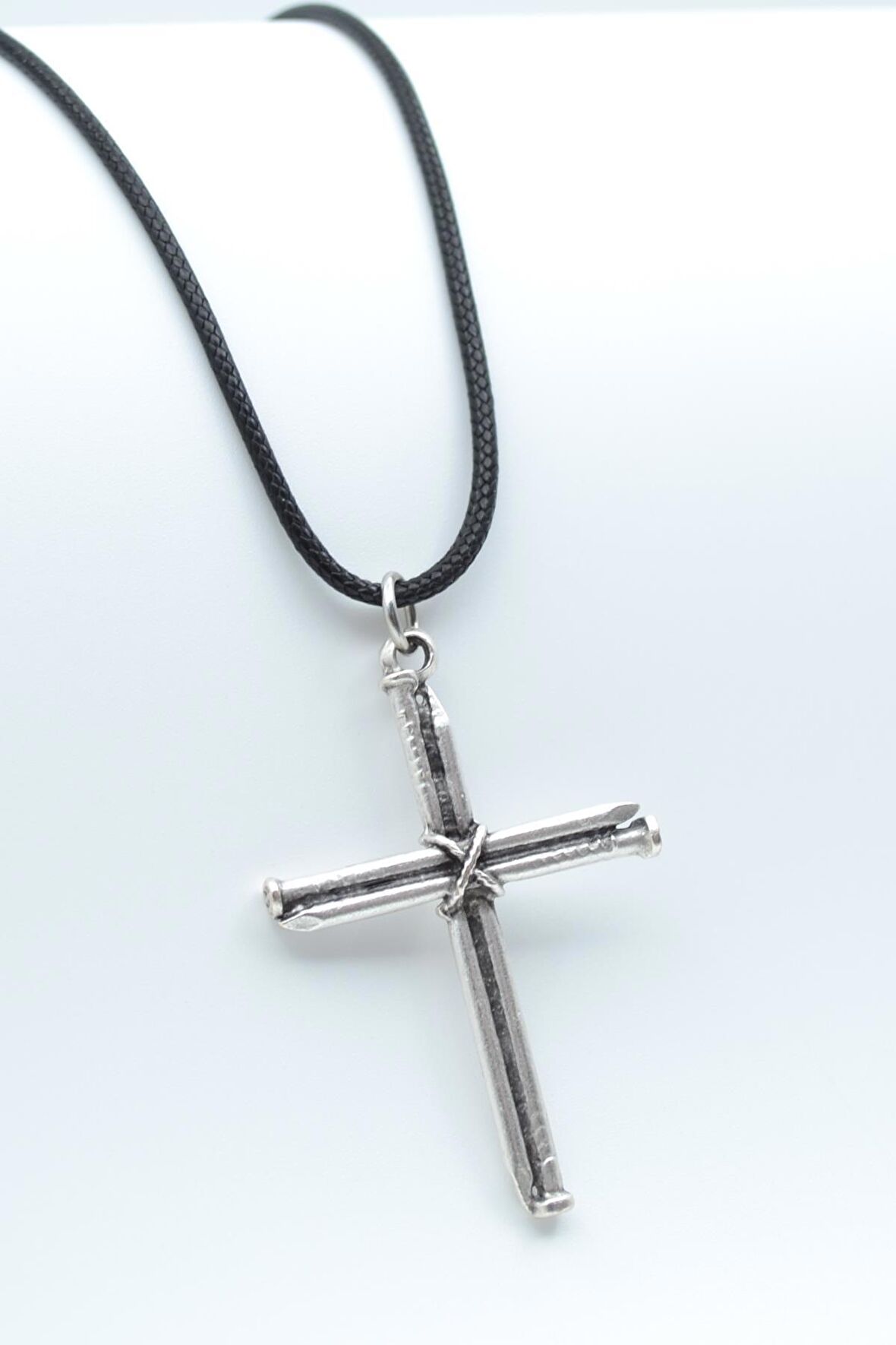 Çivili Haç Kolye Deri İp Kolye Gümüş Kaplama Erkek Kadın Kolye
