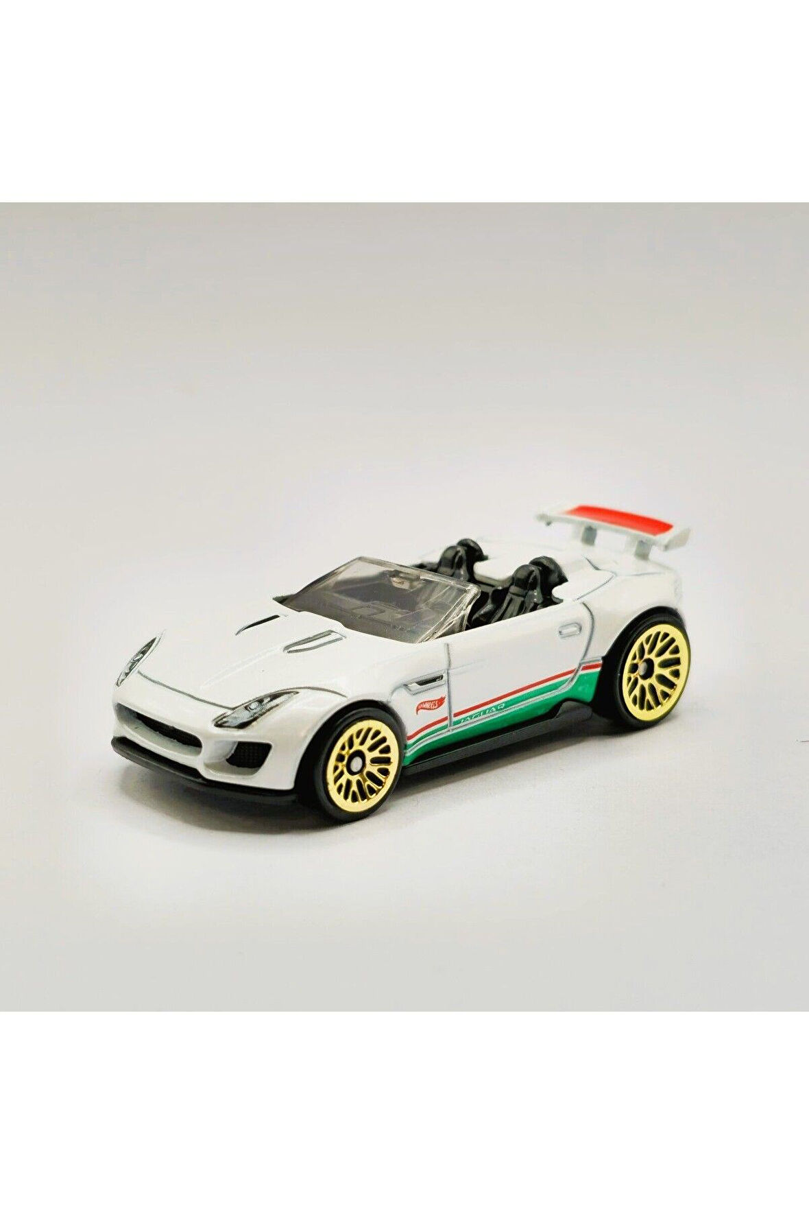 Tekli Arabalar 15 Jaguar F-Type Project 7 HTC16