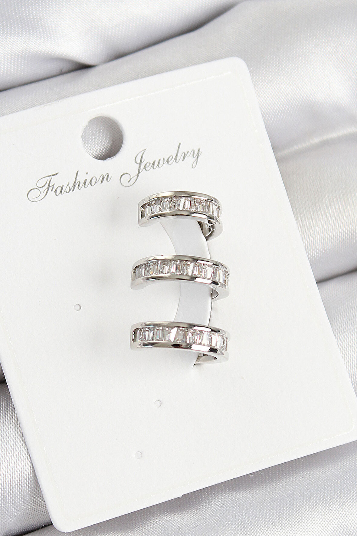 Pirinç Su Yolu Model Gümüş Renk Sağ Kıkırdak Küpe