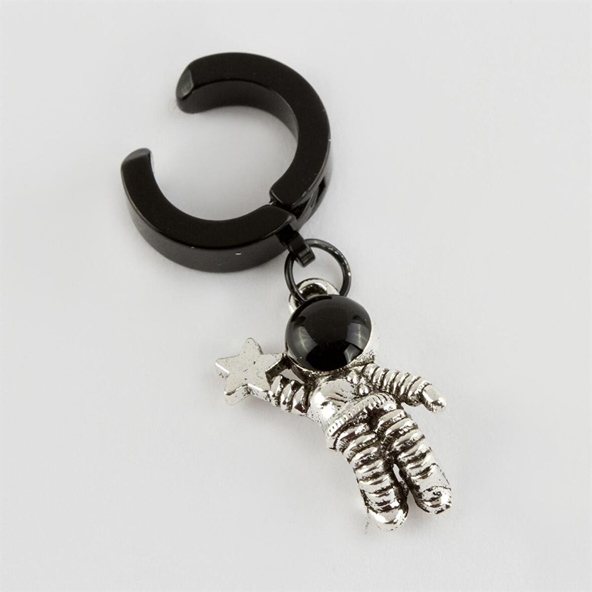 Astronot Figürlü Mıknatıslı Çelik Erkek Küpe (Kıstırmalı) 1 Adet