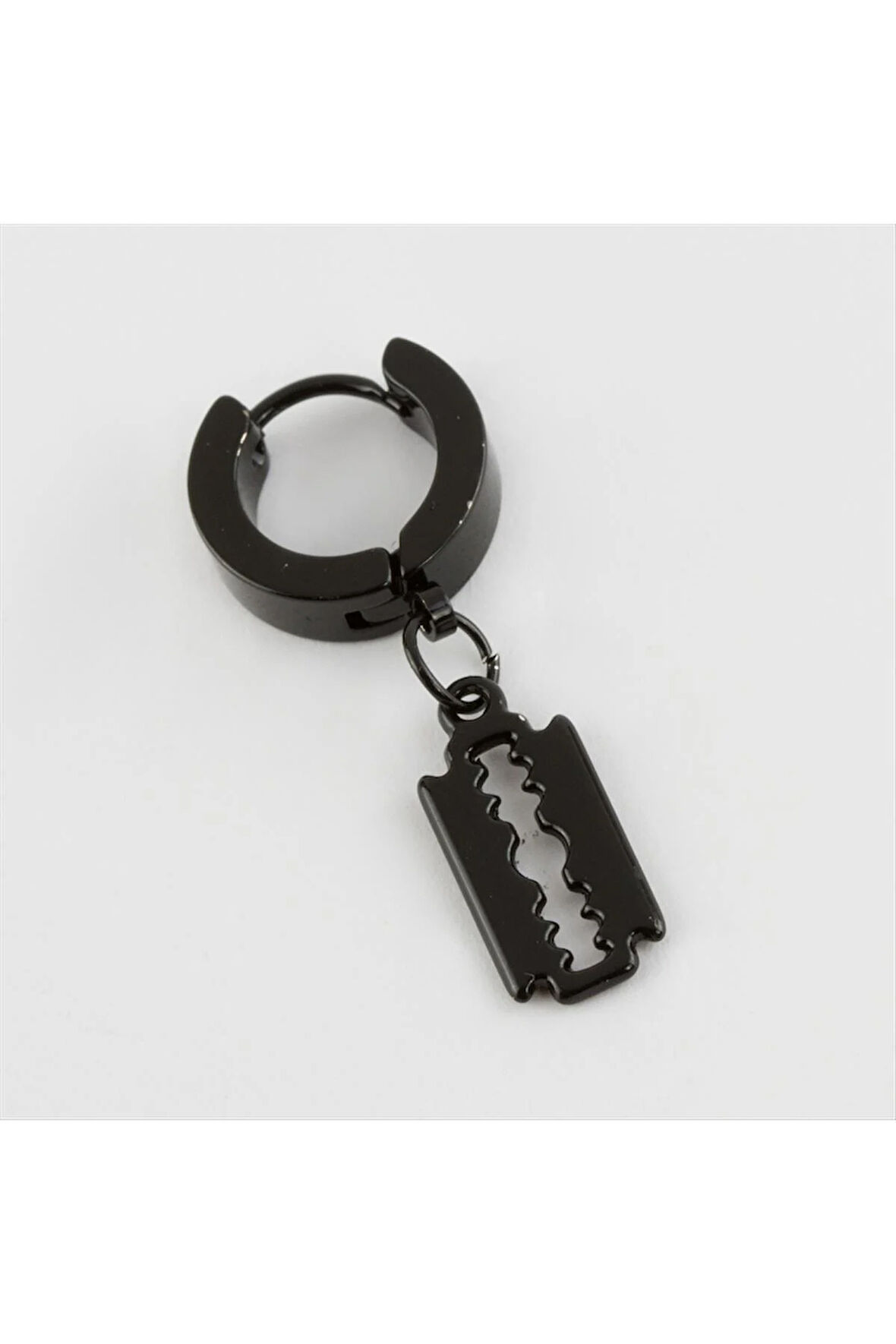 Jilet Figürlü Çelik Erkek Küpe 1 Adet