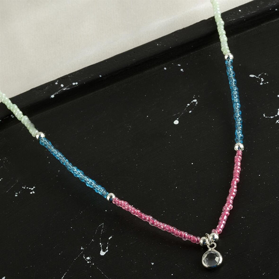 Renkli Kum Boncuk Taşlı Kolye