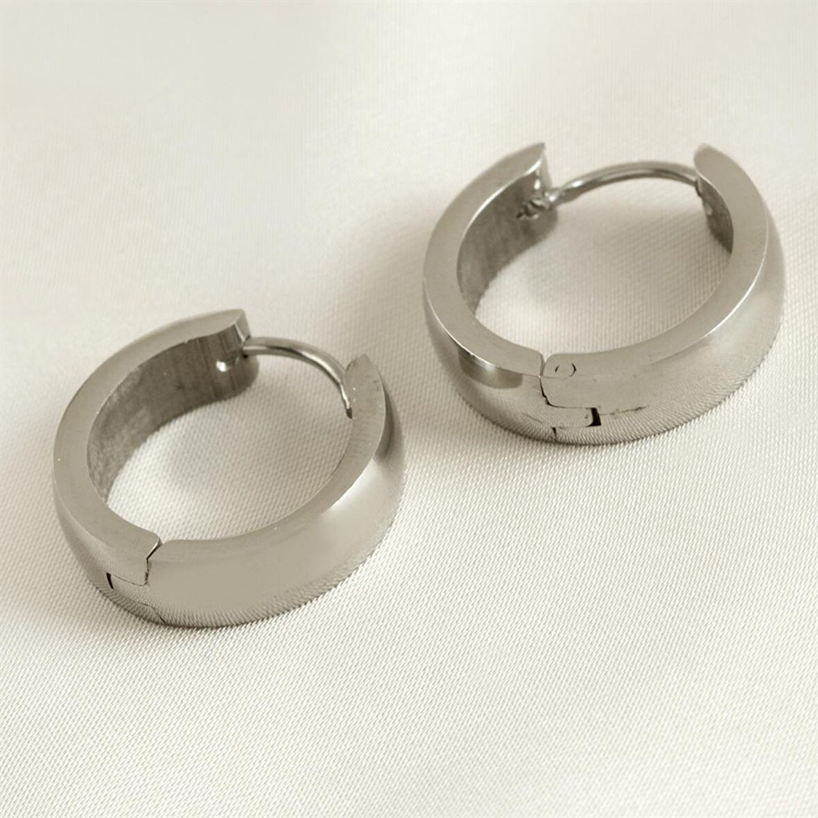 Halka Lüks Çelik Küpe 1,5 cm