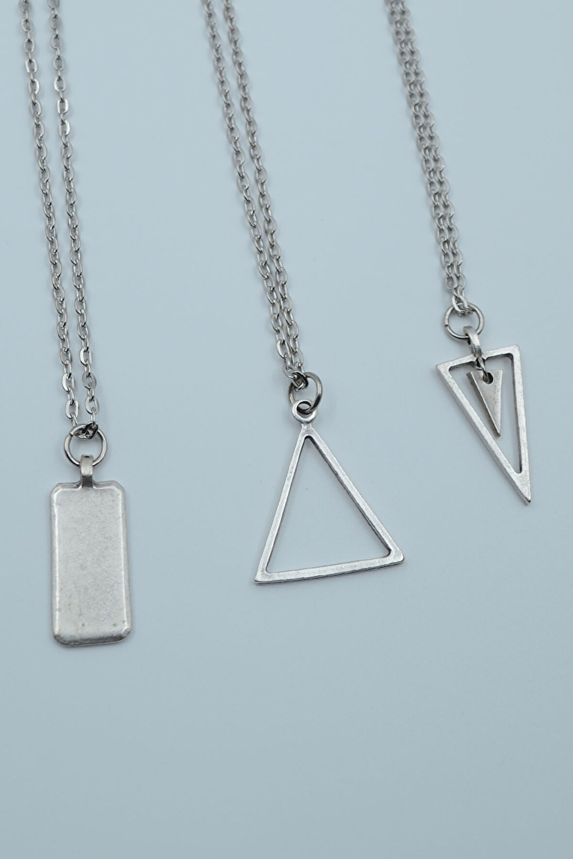 3'lü Dikdörtgen Sallantılı Üçgen Geometrik Gümüş Kaplama Kolye Seti