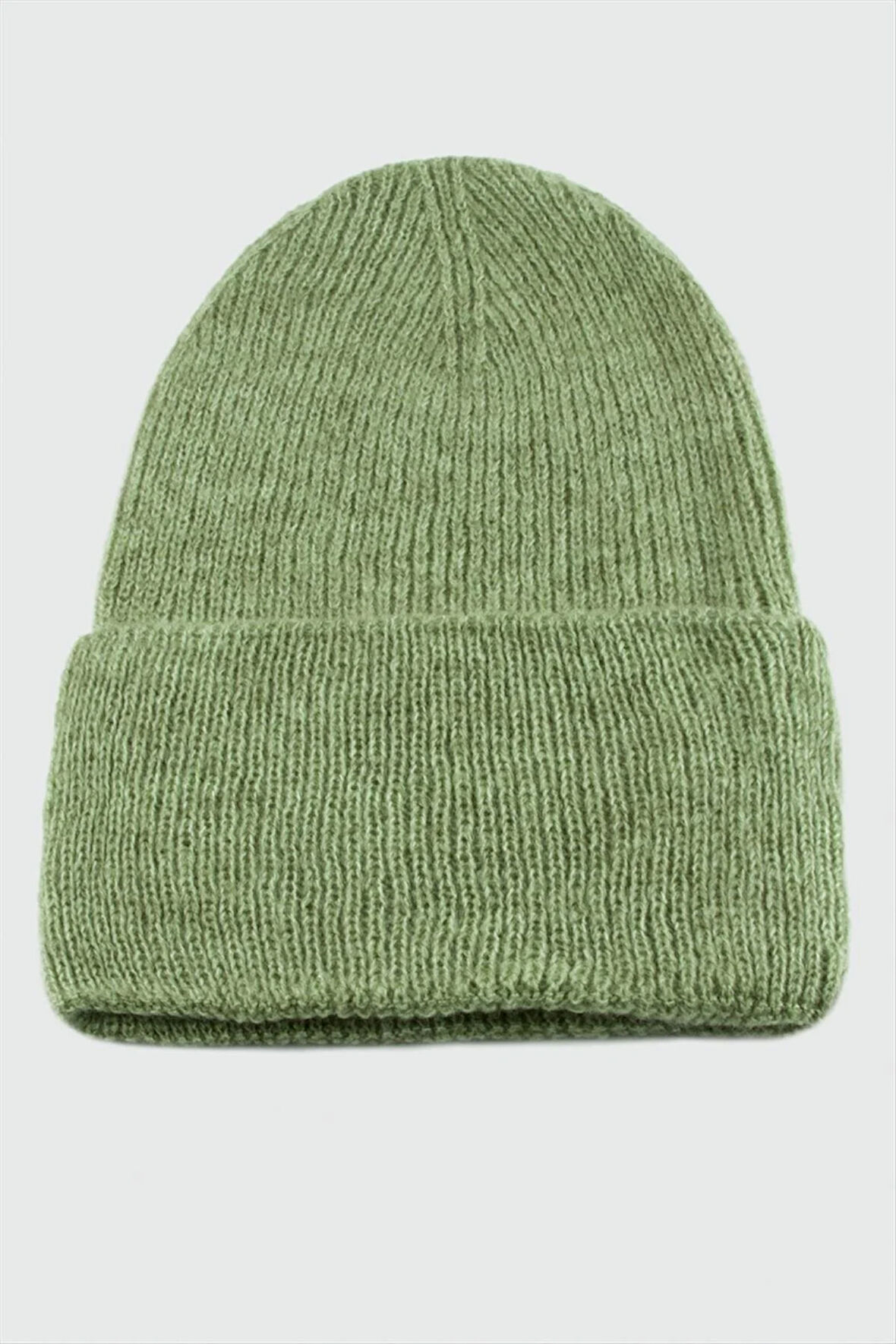 Katlamalı kadın Bere