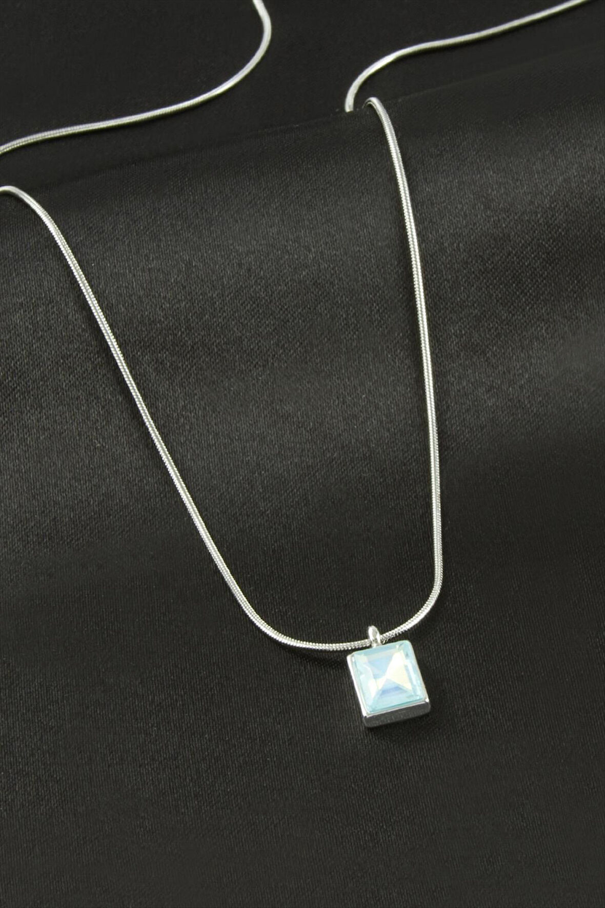 Dikdörtgen Çelik Kolye