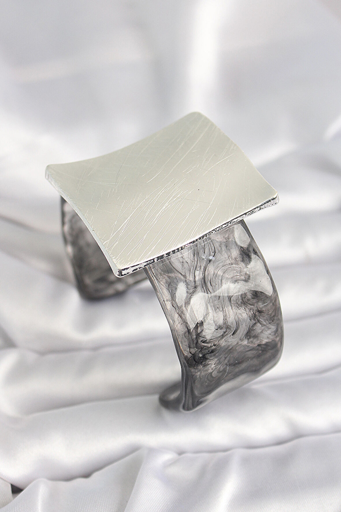 Siyah Mermer Desen Akrilik Plastik Gümüş Kare Plaka Model Vintage Kadın Bilezik